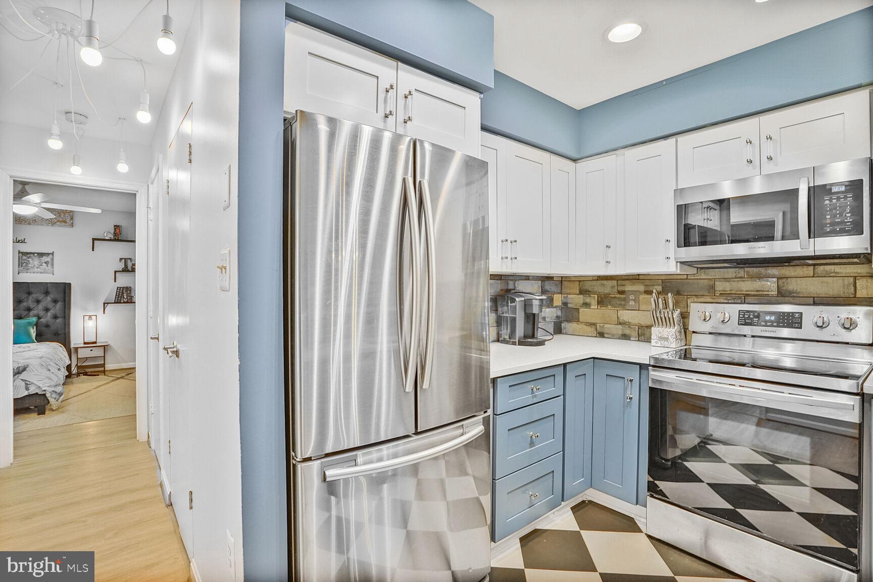 SURREY AT MANCHESTER LAKES - Residential