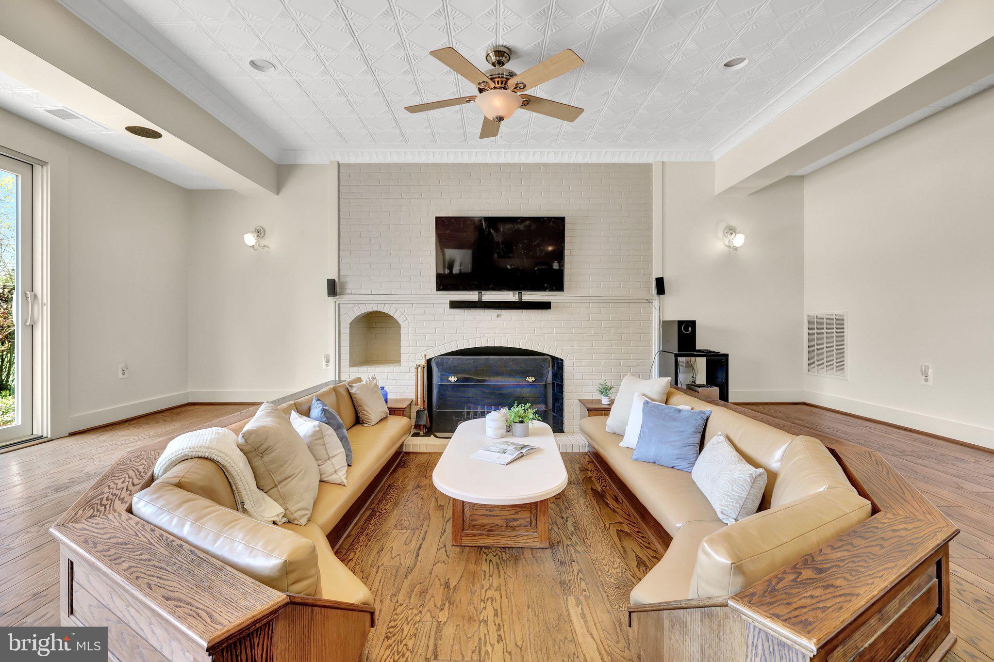 FOX LAKE - Residential