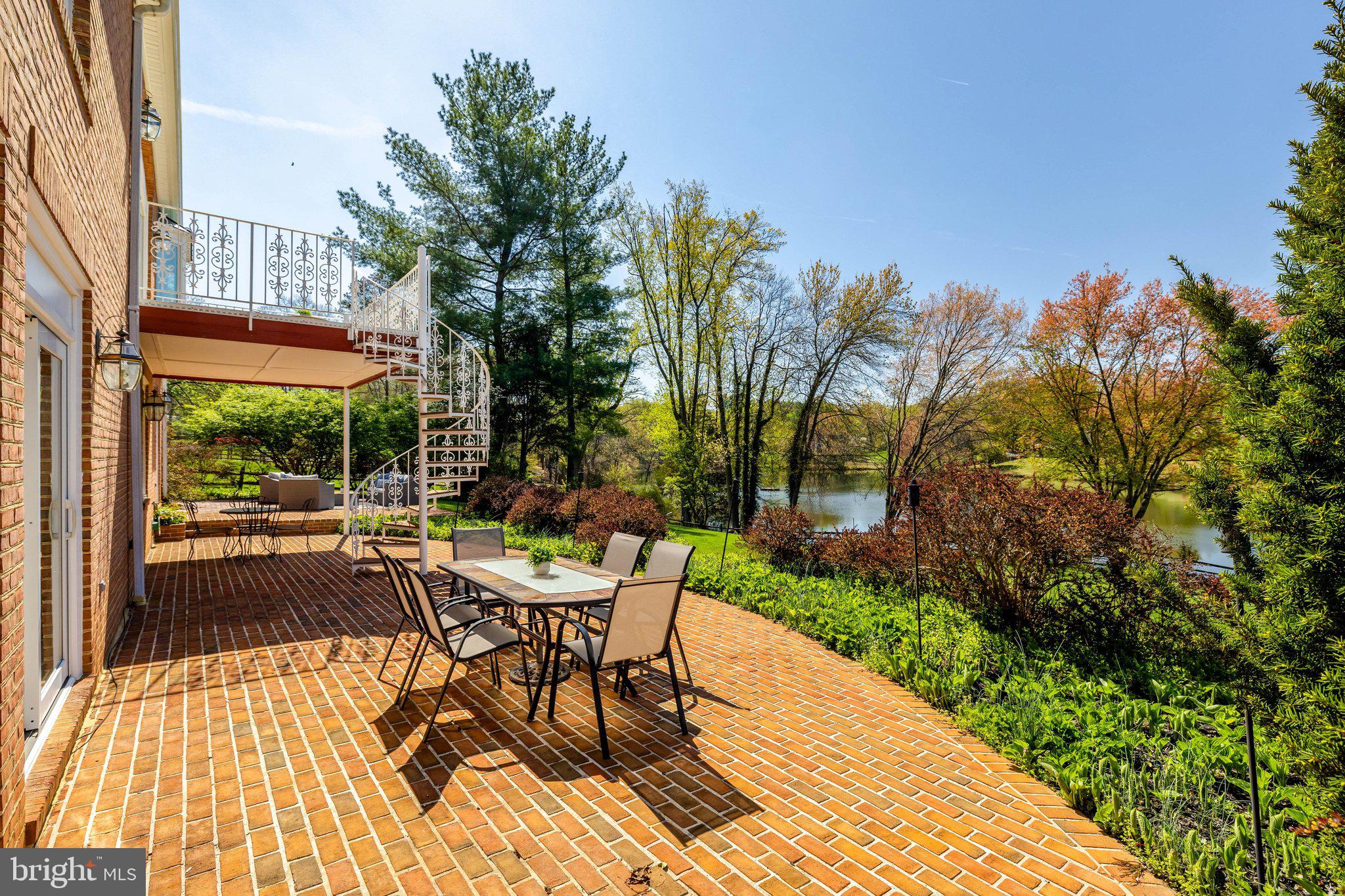 FOX LAKE - Residential