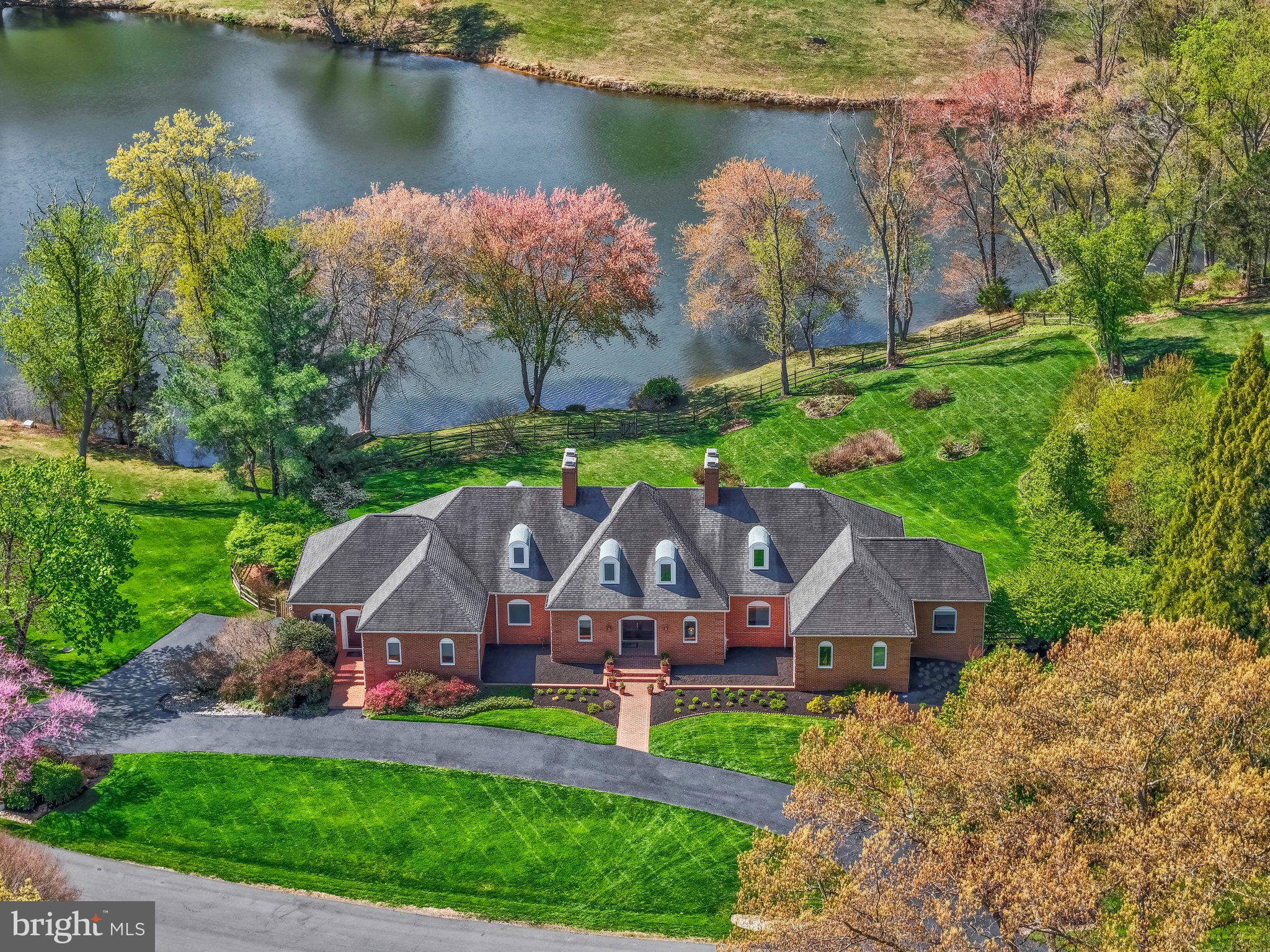 FOX LAKE - Residential