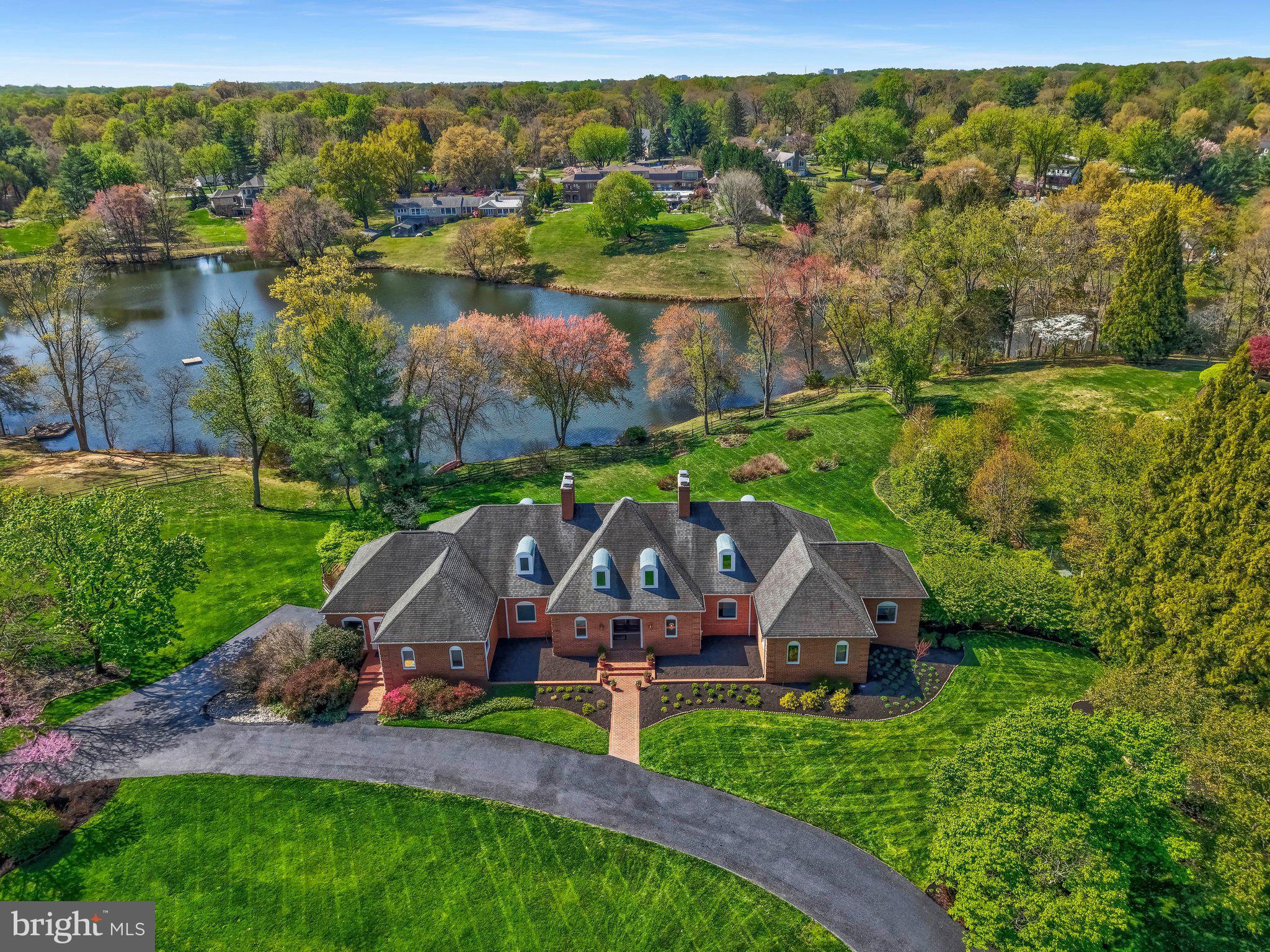 FOX LAKE - Residential