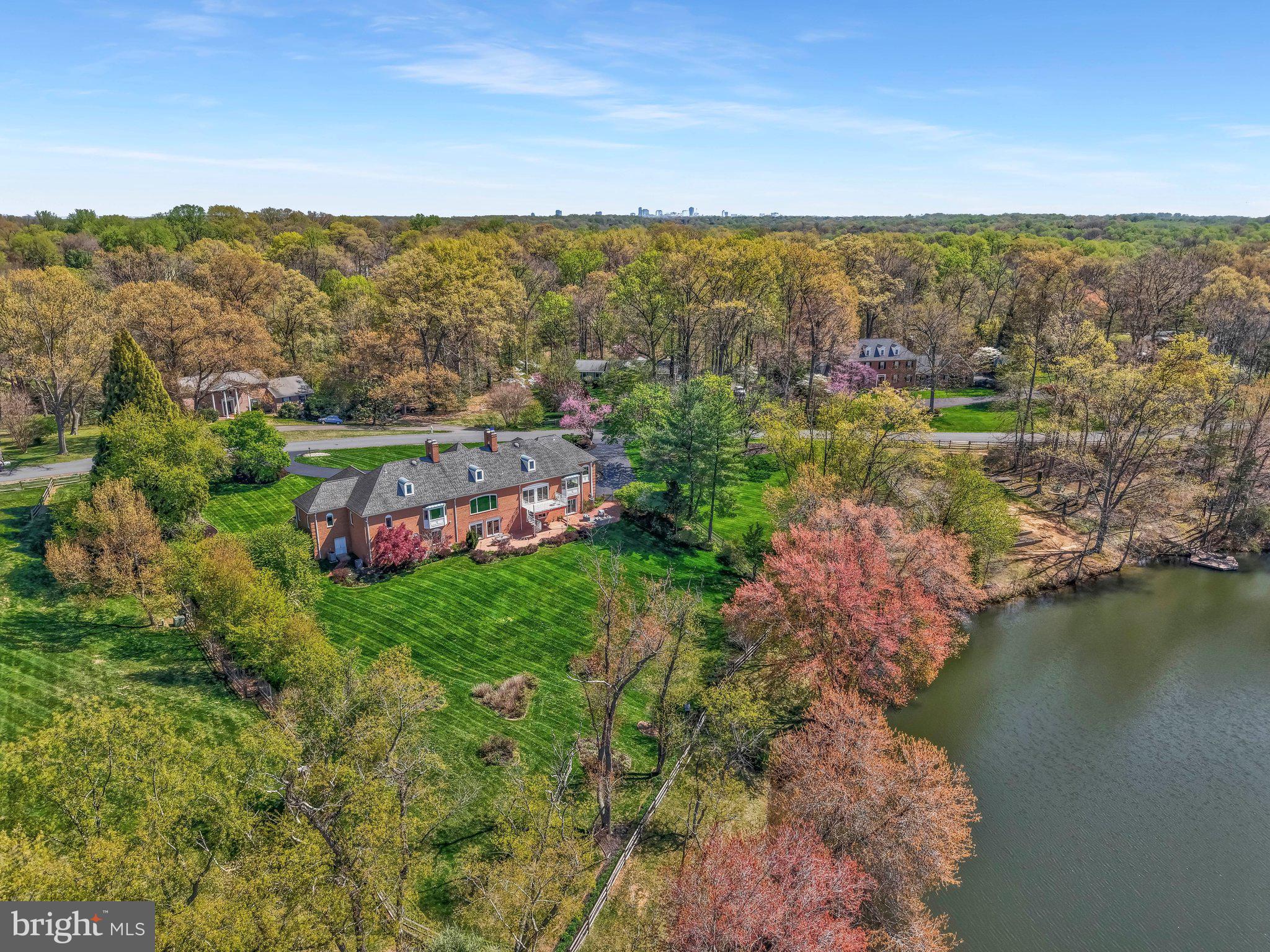 FOX LAKE - Residential