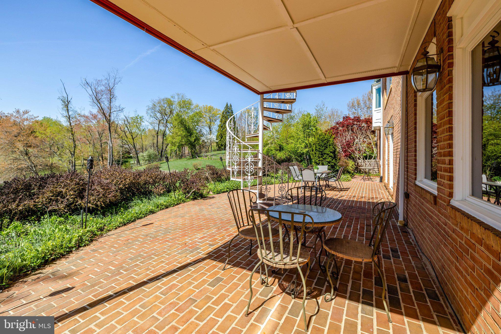 FOX LAKE - Residential