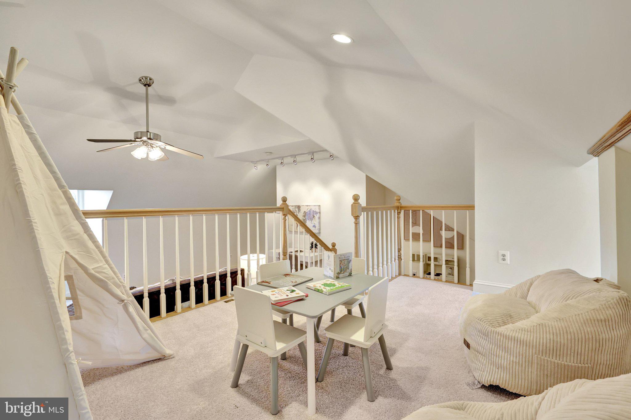 FOX LAKE - Residential