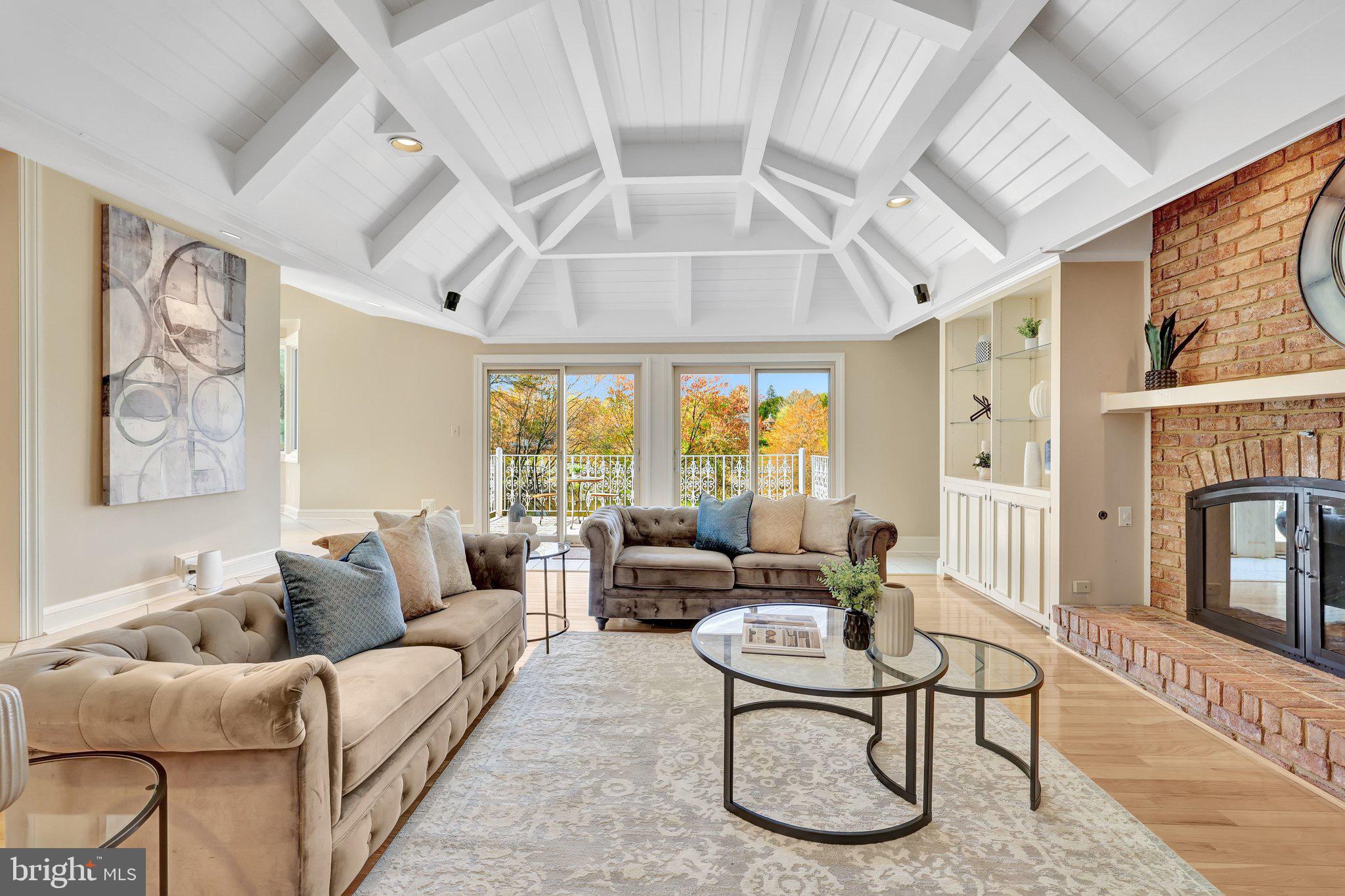 FOX LAKE - Residential