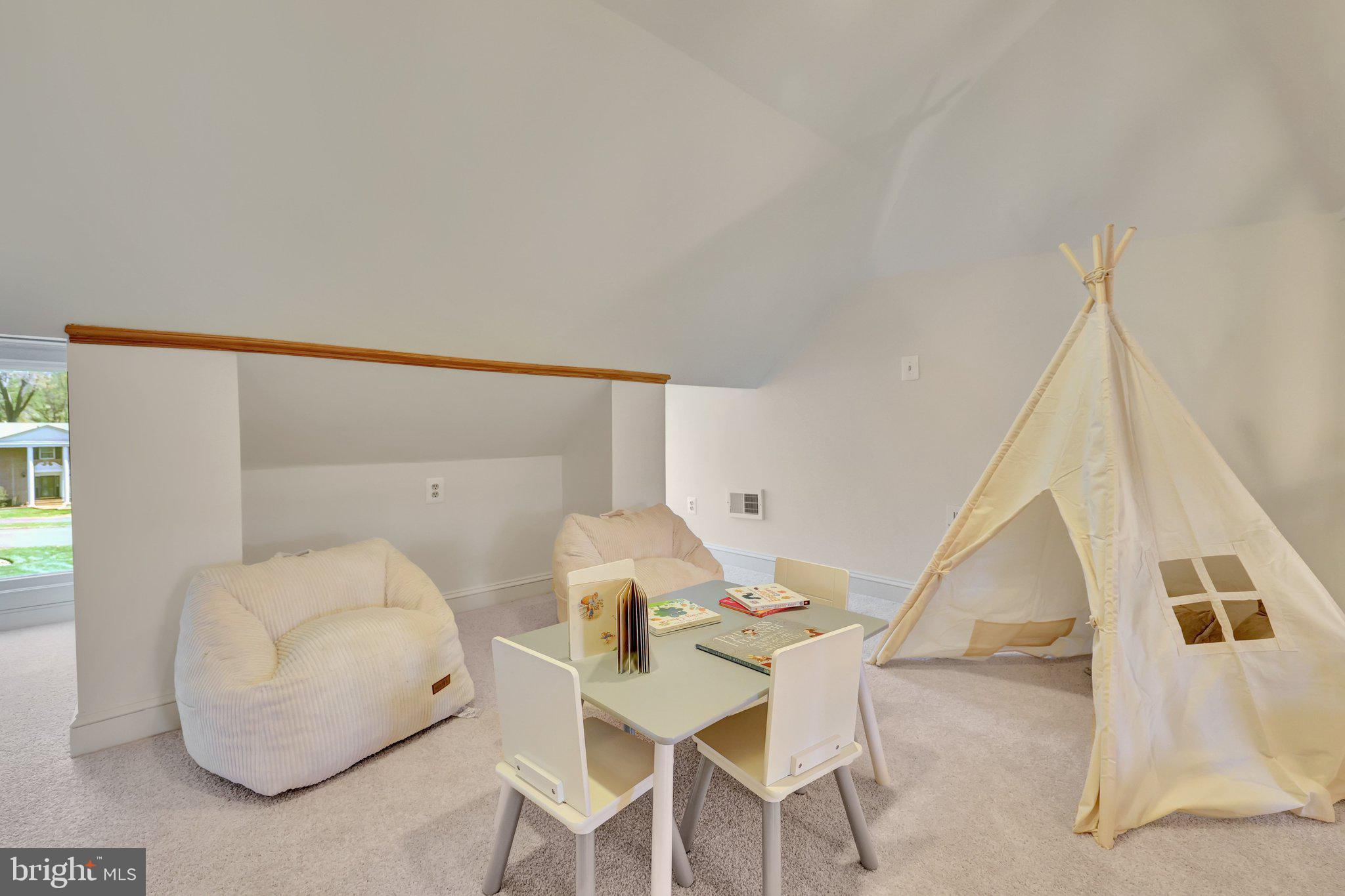 FOX LAKE - Residential