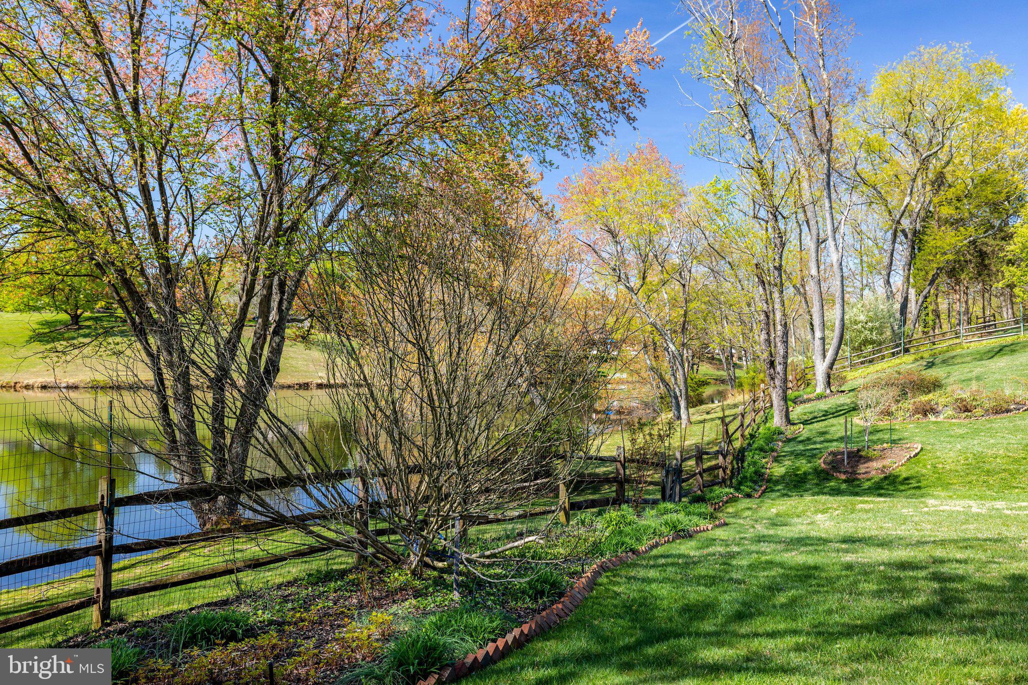 FOX LAKE - Residential