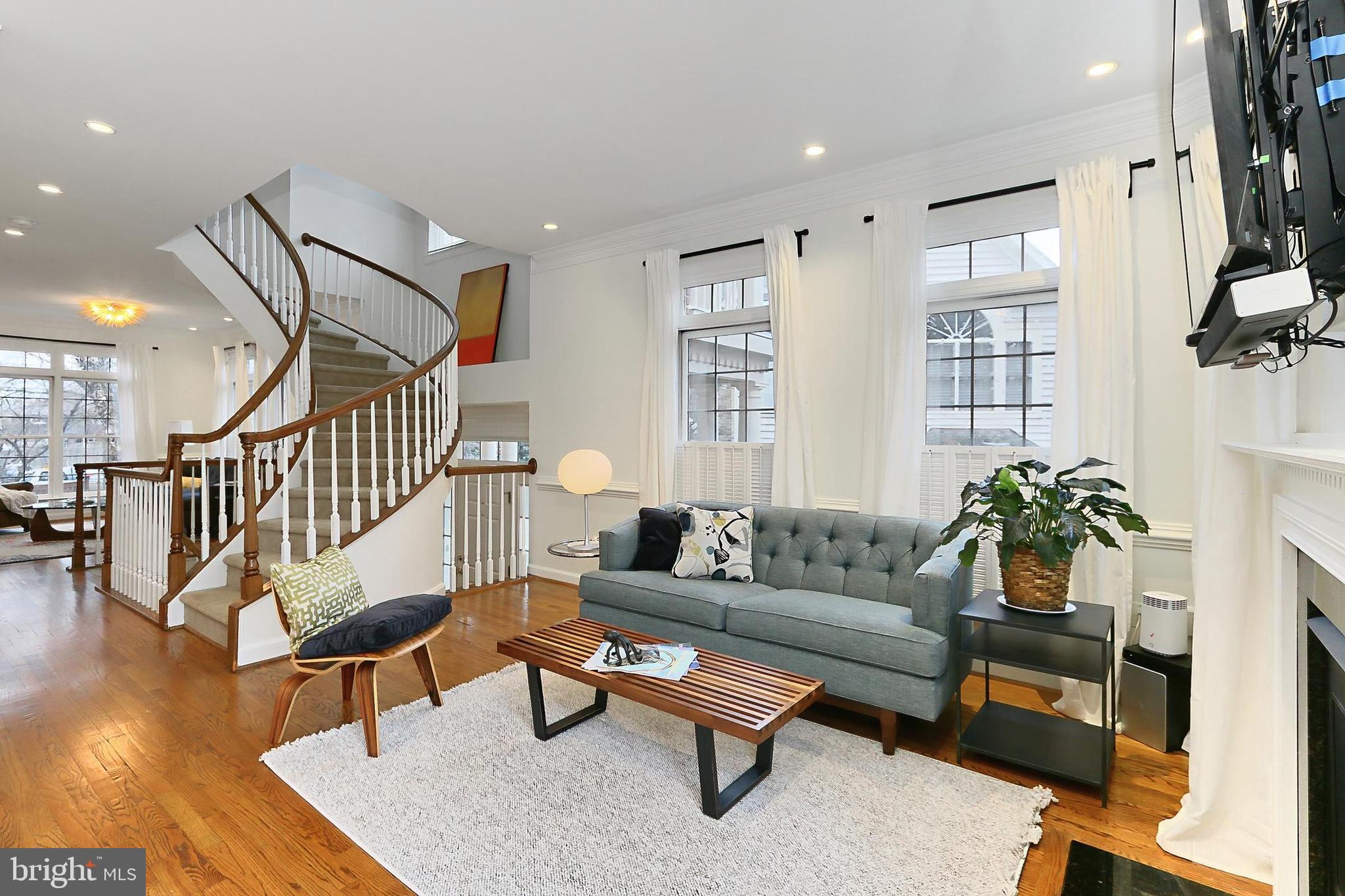 REES ESTATE - Residential