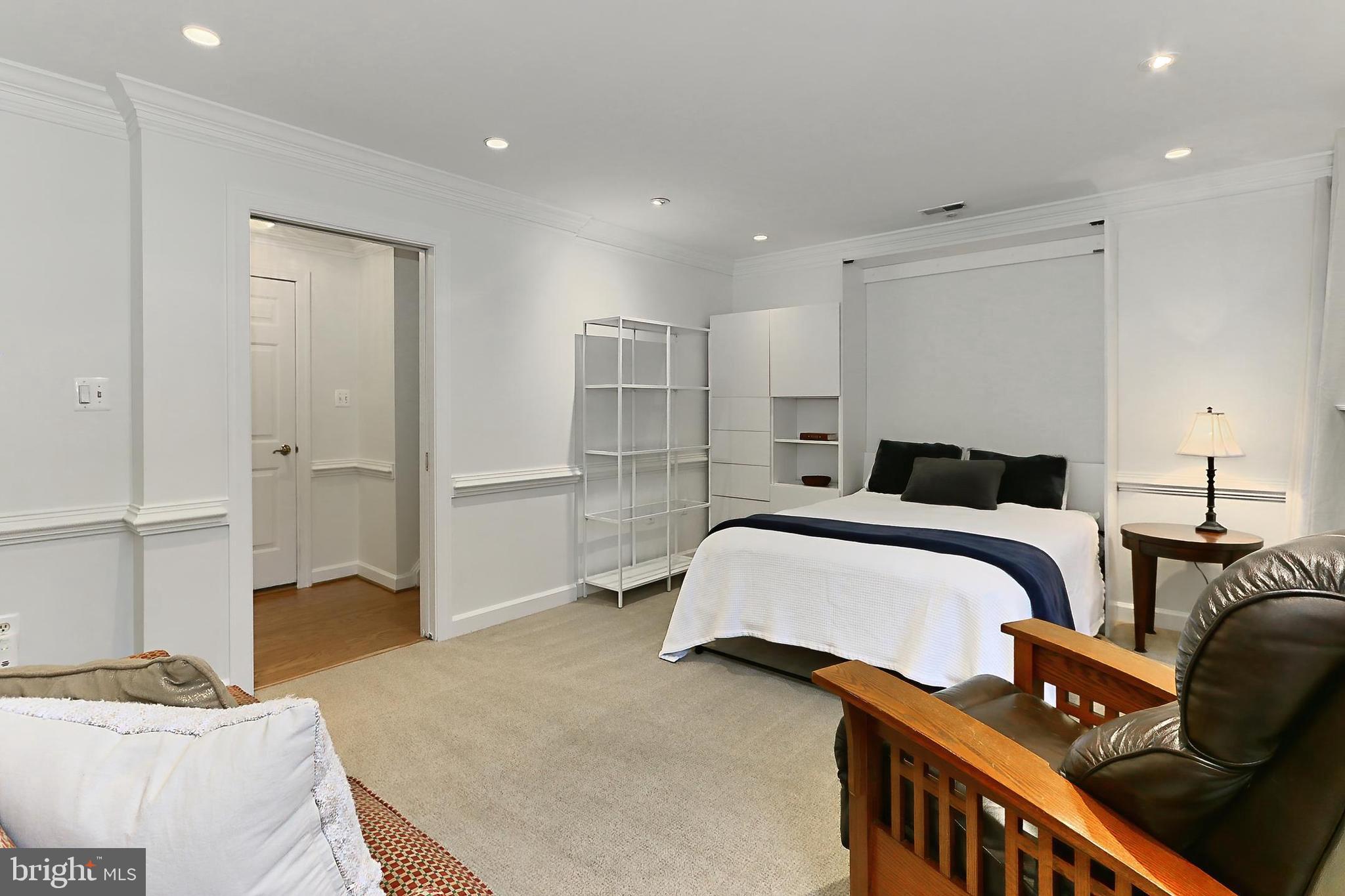 REES ESTATE - Residential