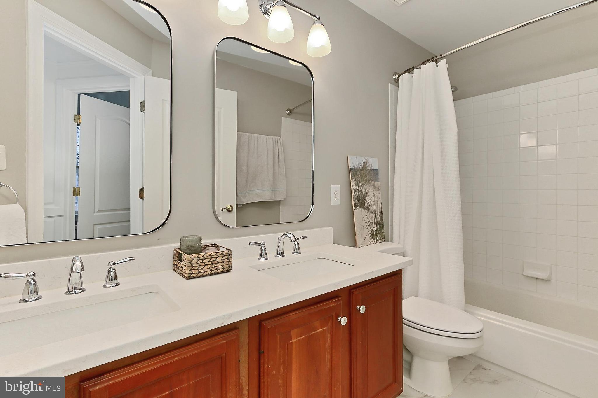 REES ESTATE - Residential