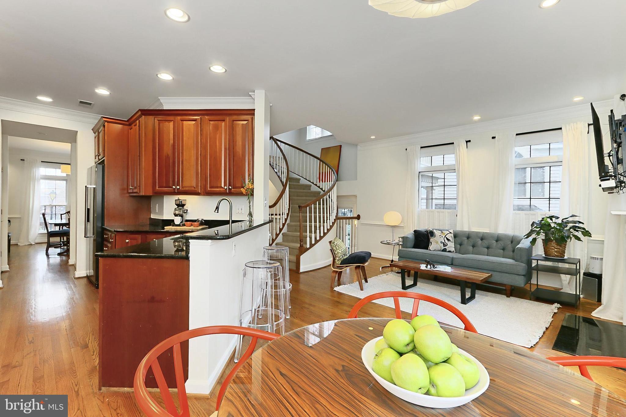 REES ESTATE - Residential