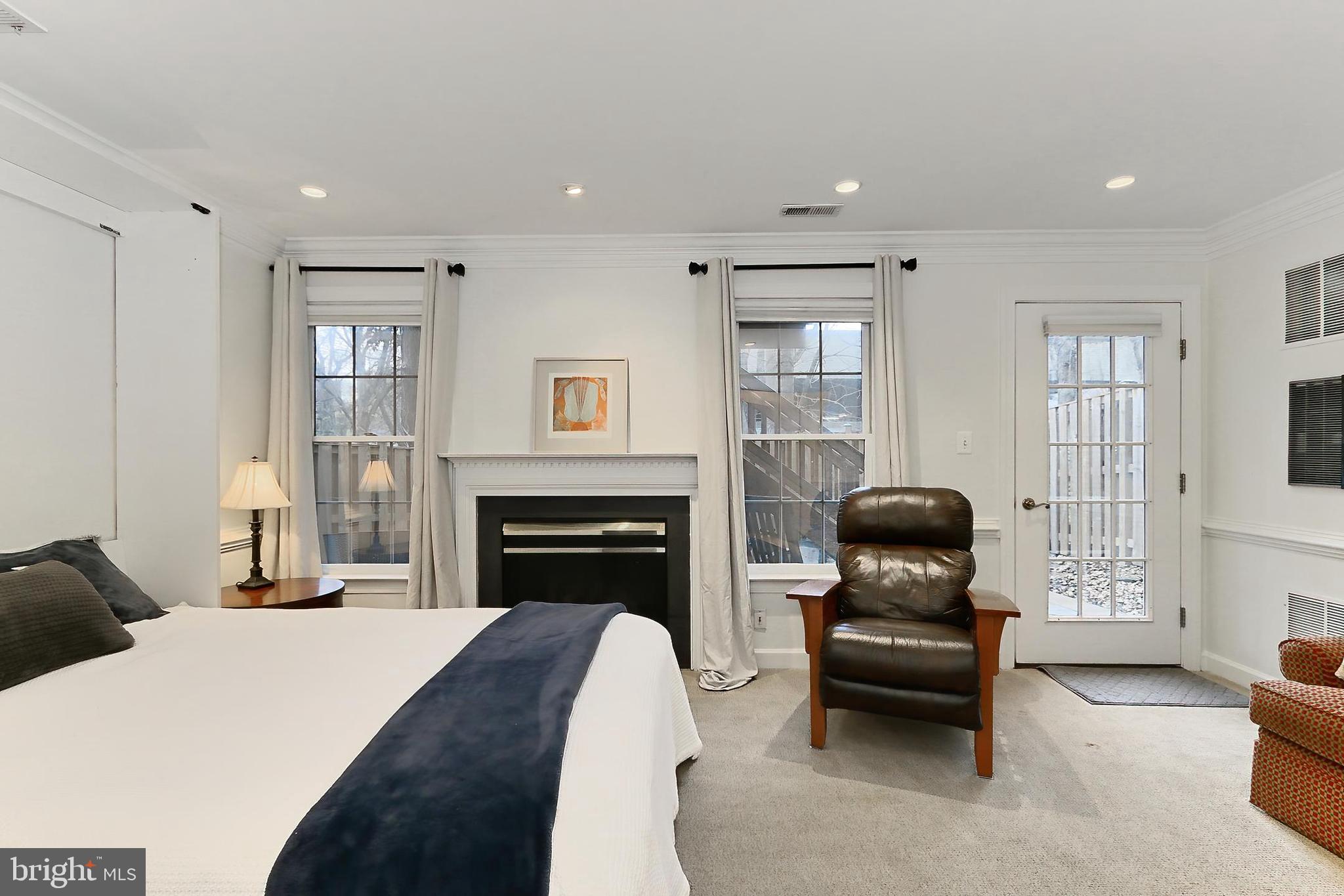 REES ESTATE - Residential