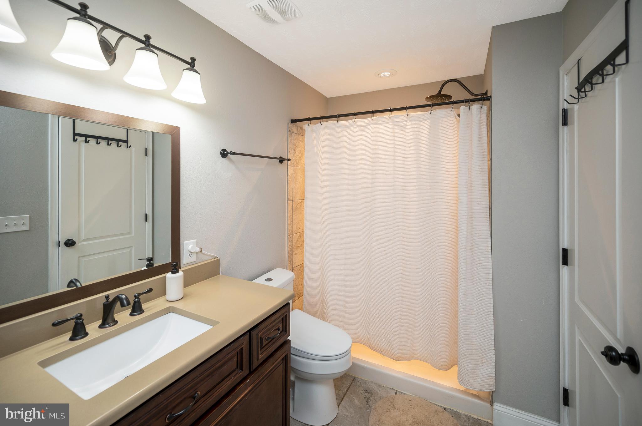 LAKE LAND OR - Residential