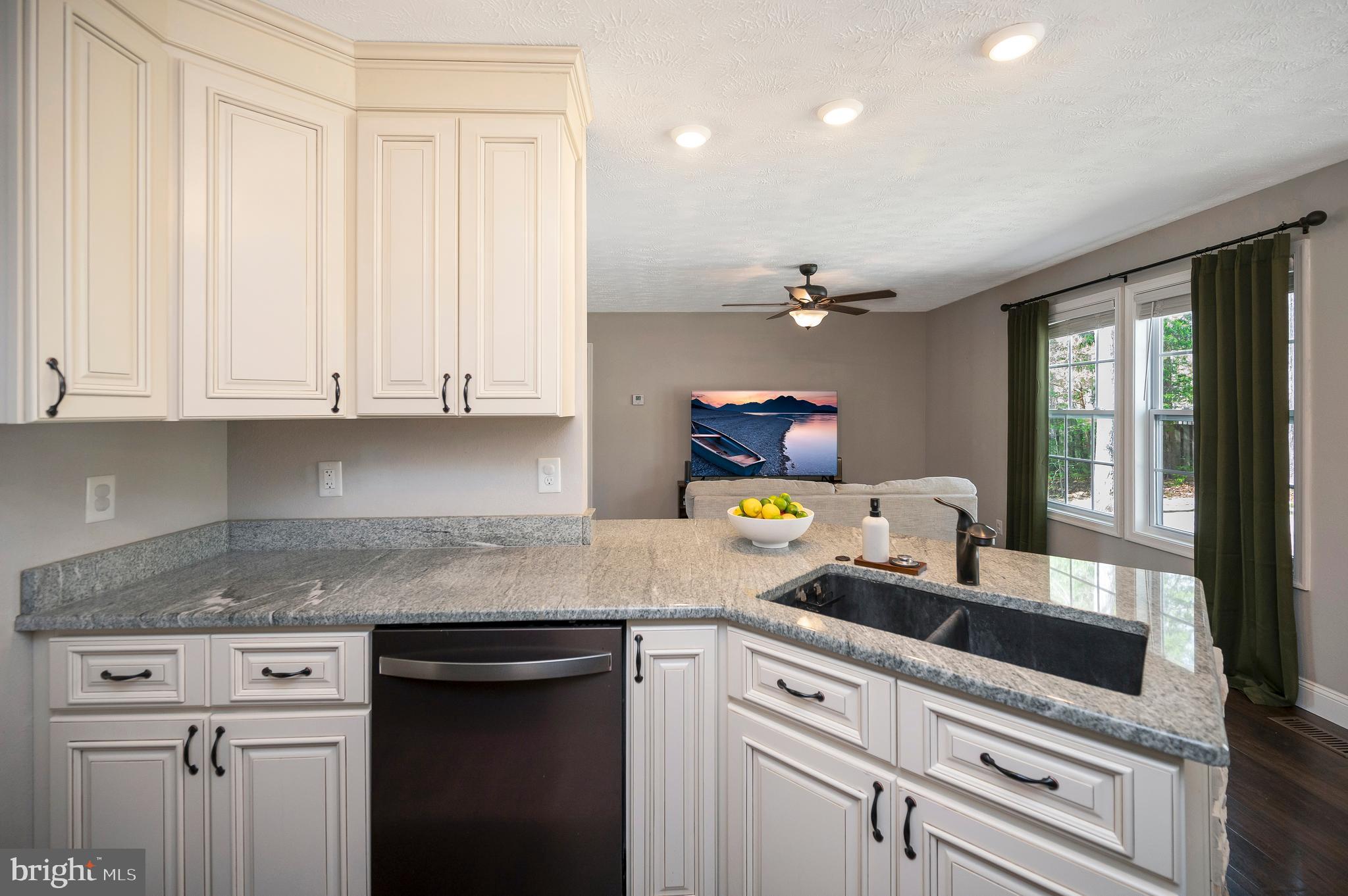 LAKE LAND OR - Residential