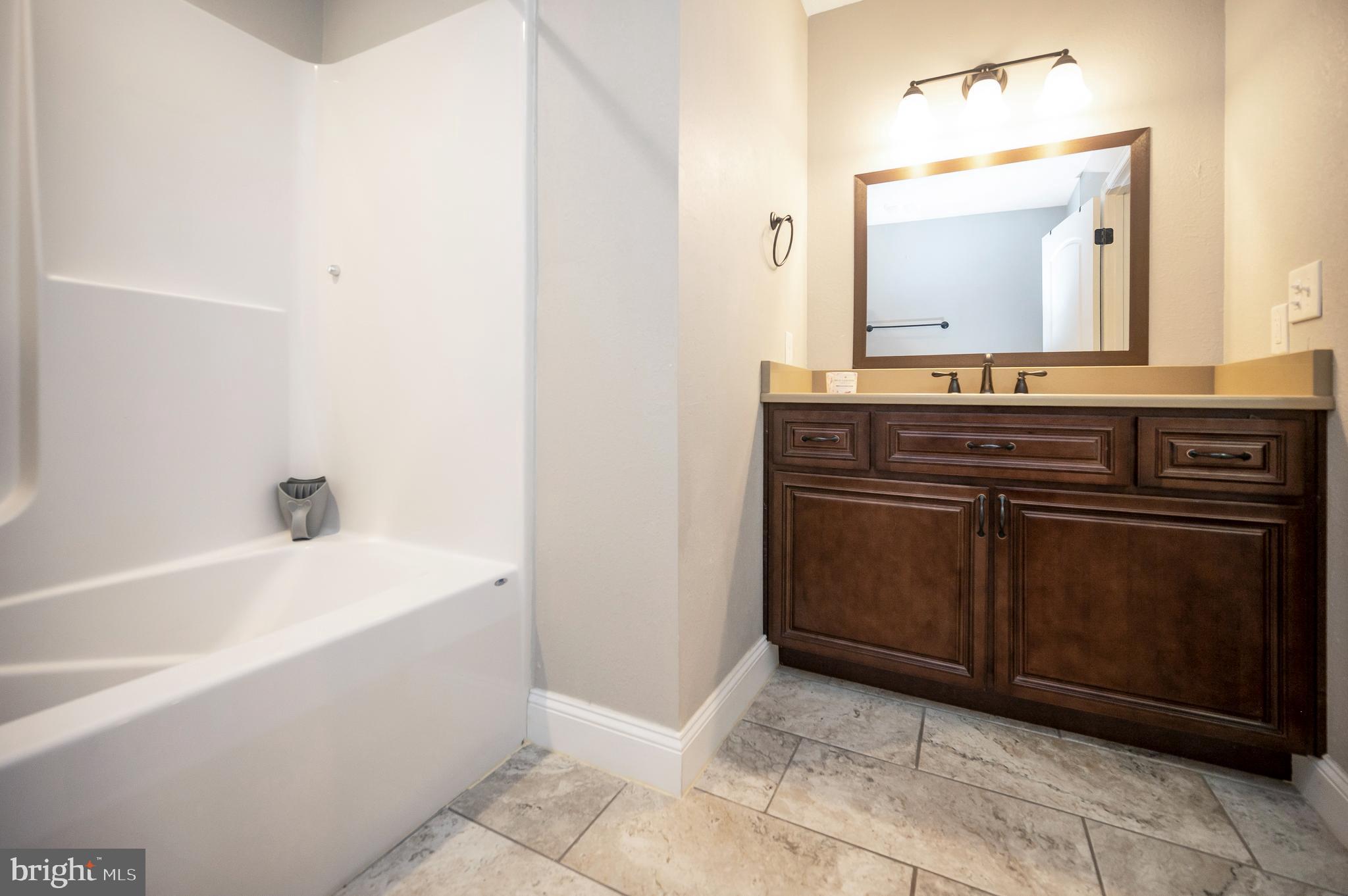 LAKE LAND OR - Residential