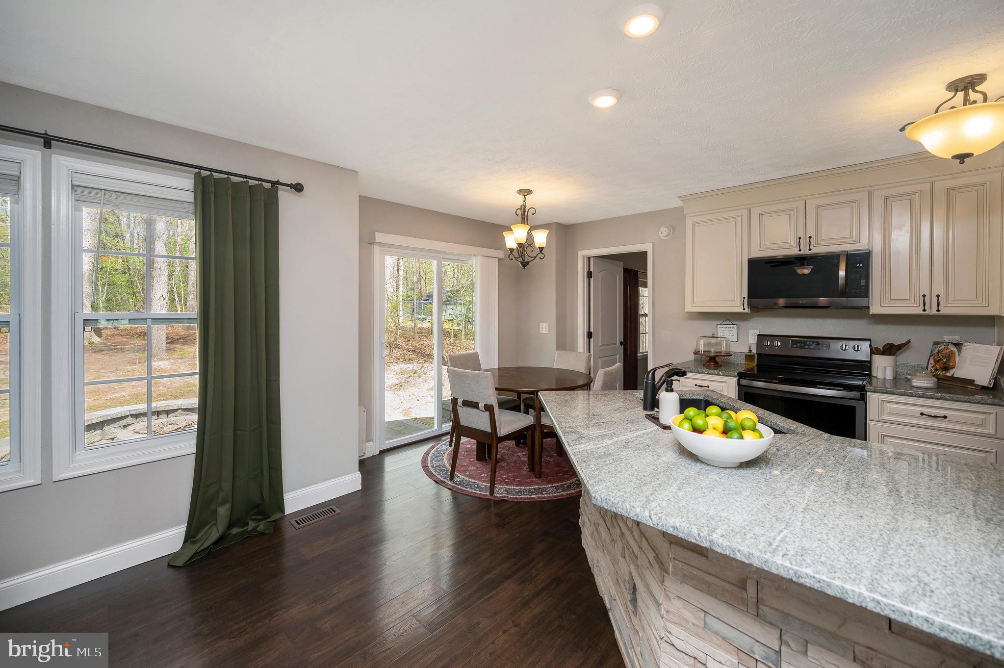 LAKE LAND OR - Residential