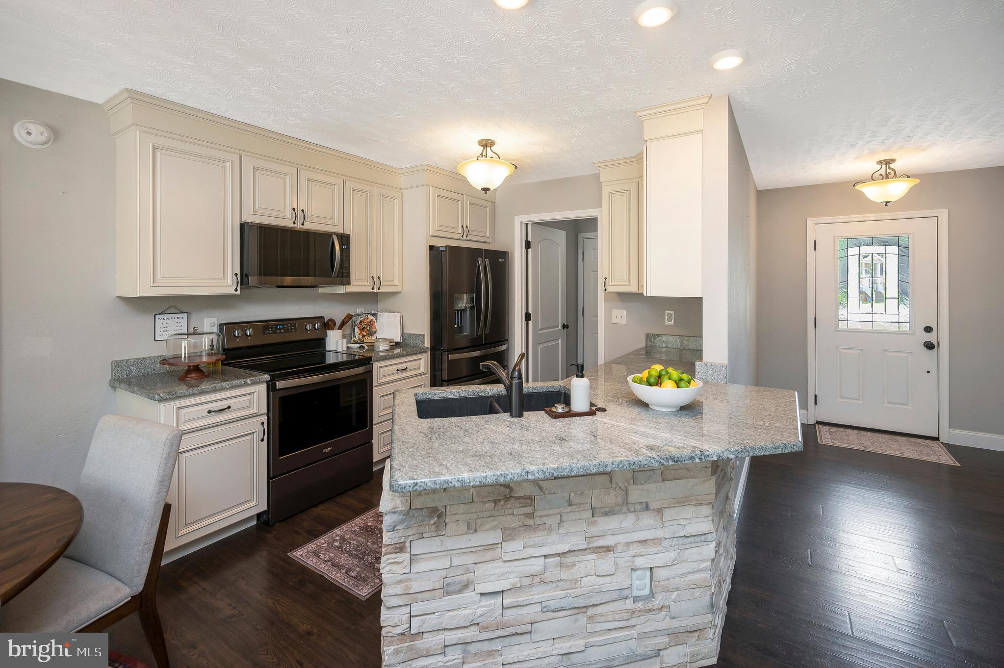 LAKE LAND OR - Residential