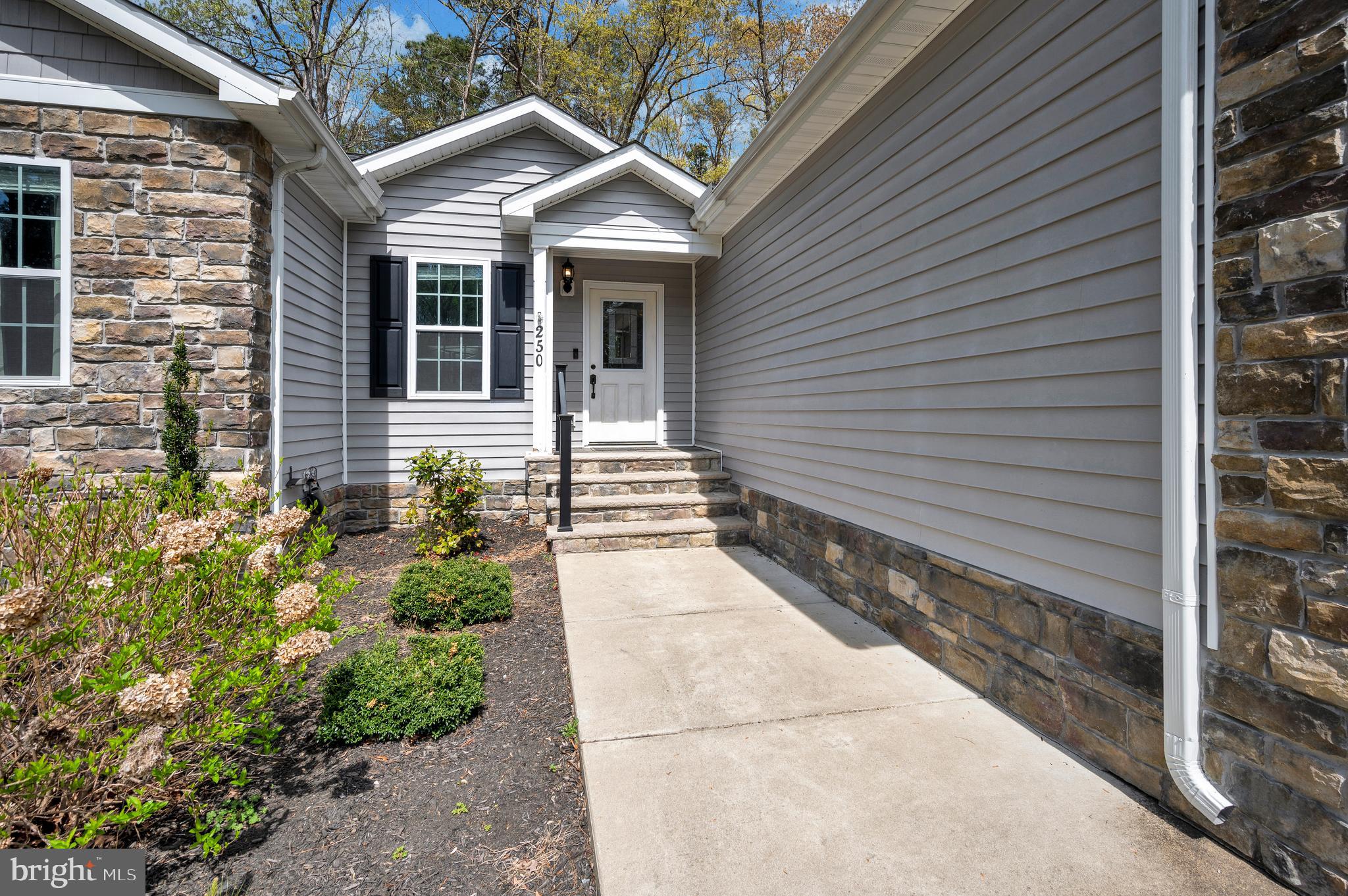 LAKE LAND OR - Residential