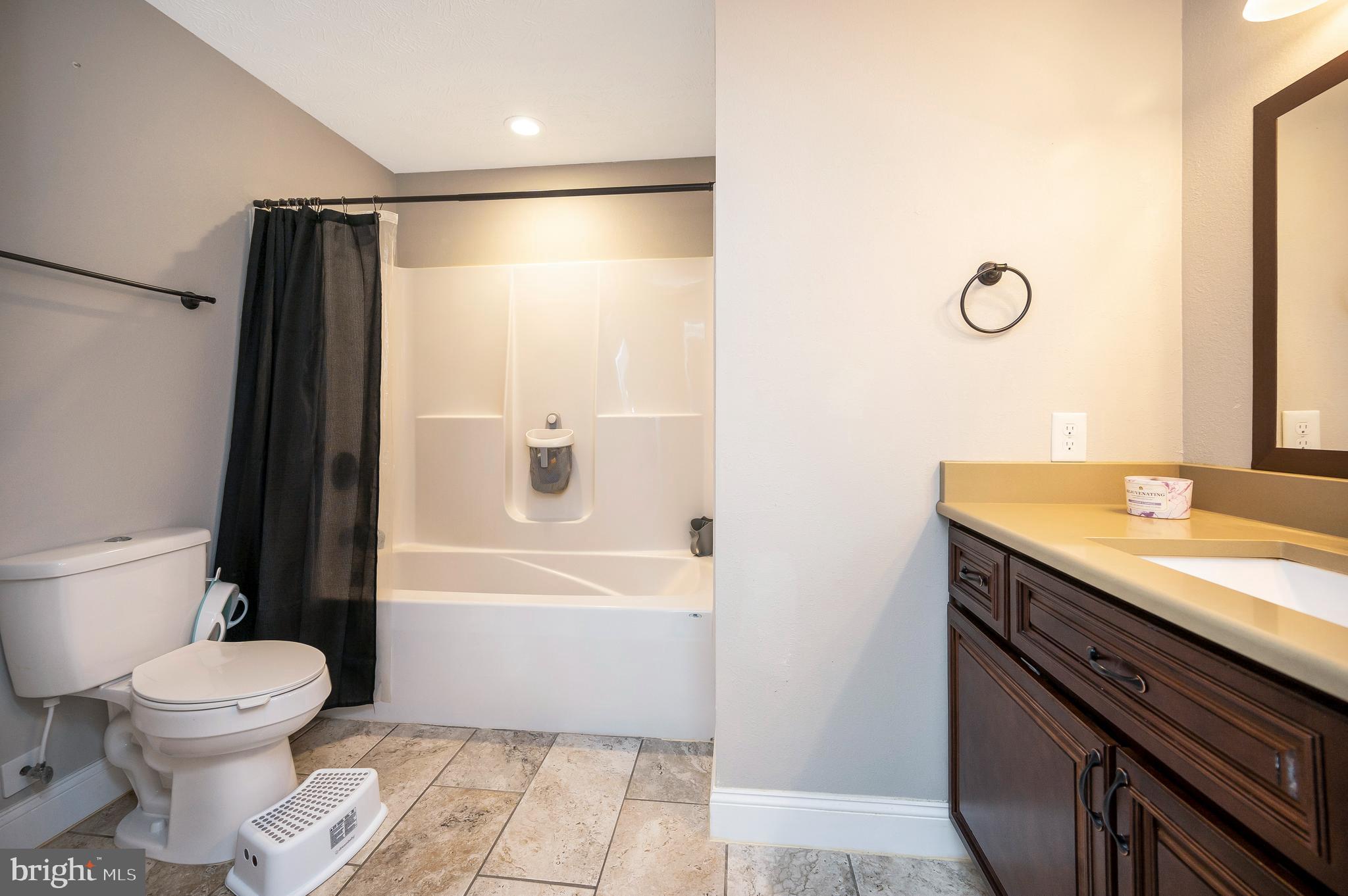 LAKE LAND OR - Residential