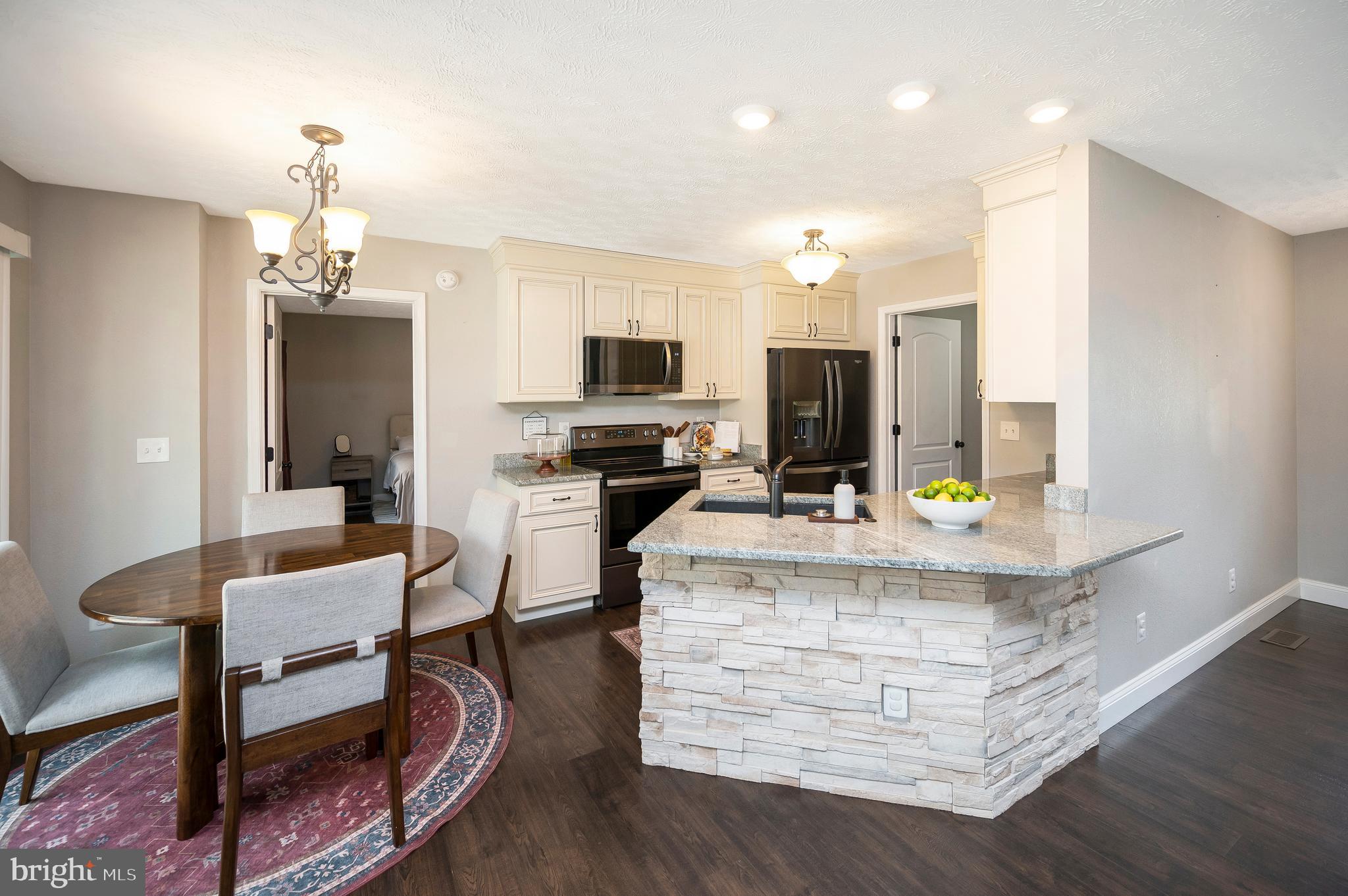 LAKE LAND OR - Residential