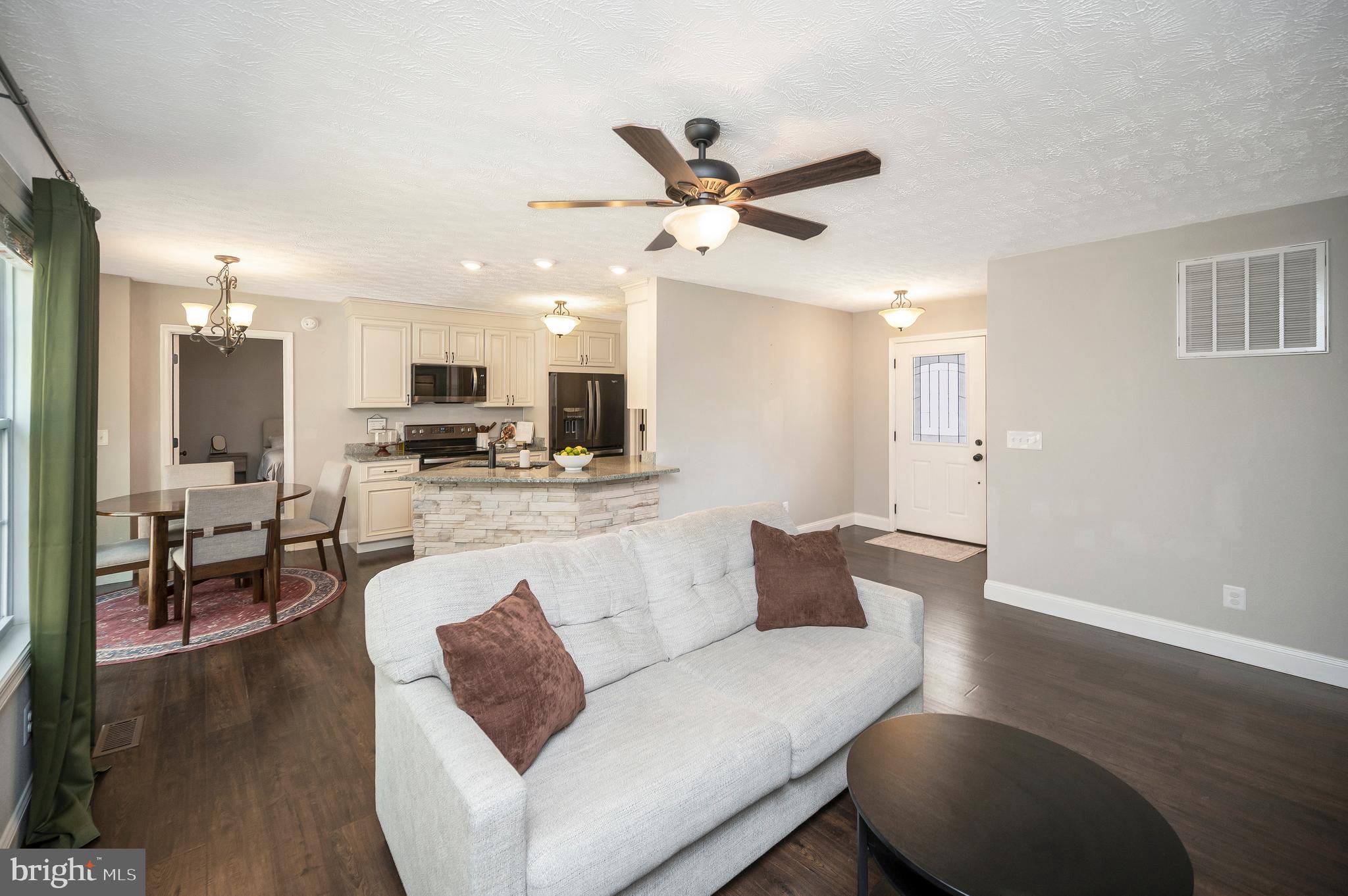 LAKE LAND OR - Residential