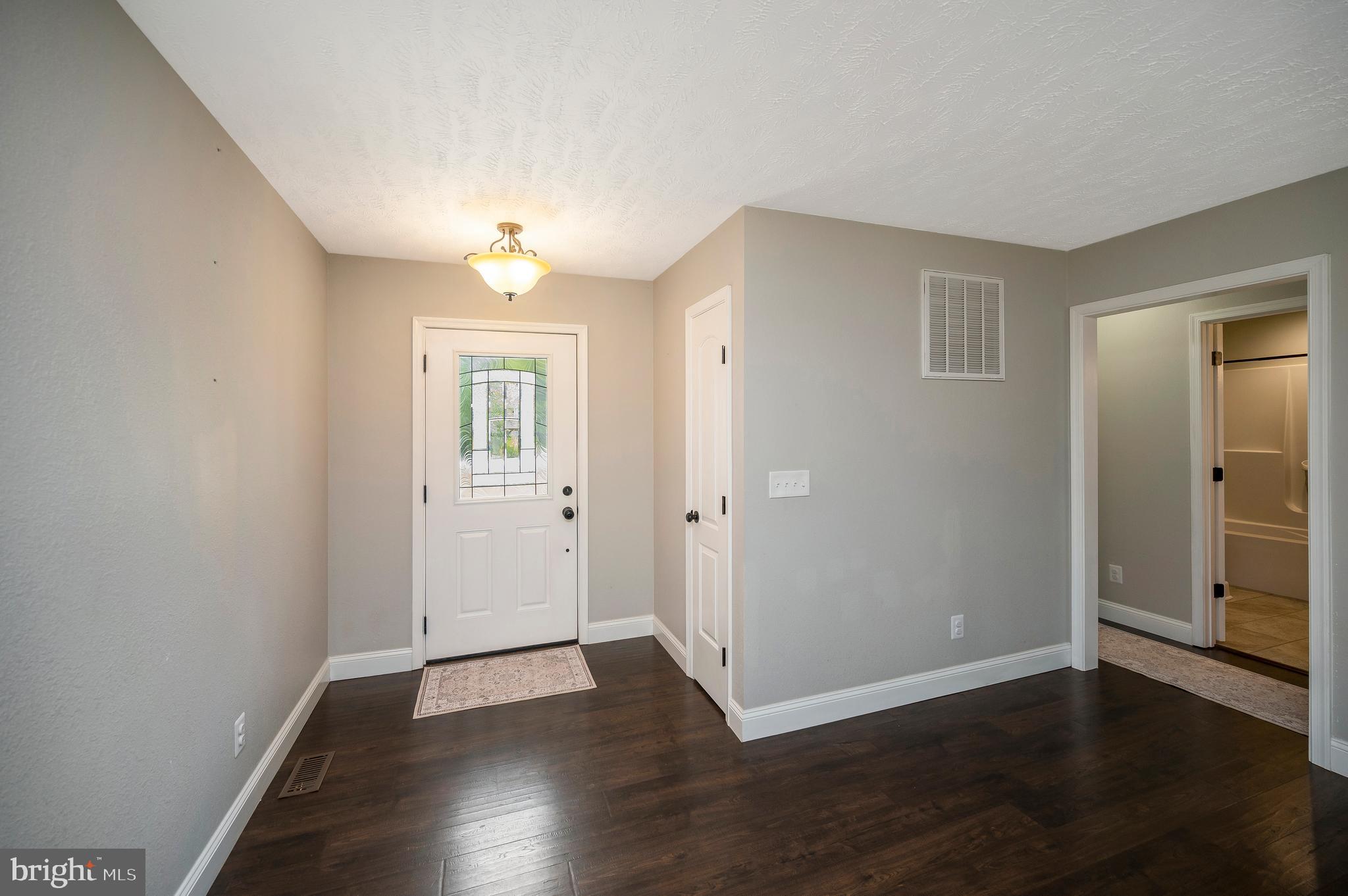 LAKE LAND OR - Residential