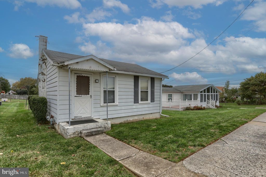 Photo of 223 S Locust Street, PALMYRA, PA 17078 (MLS # PALN2023358)