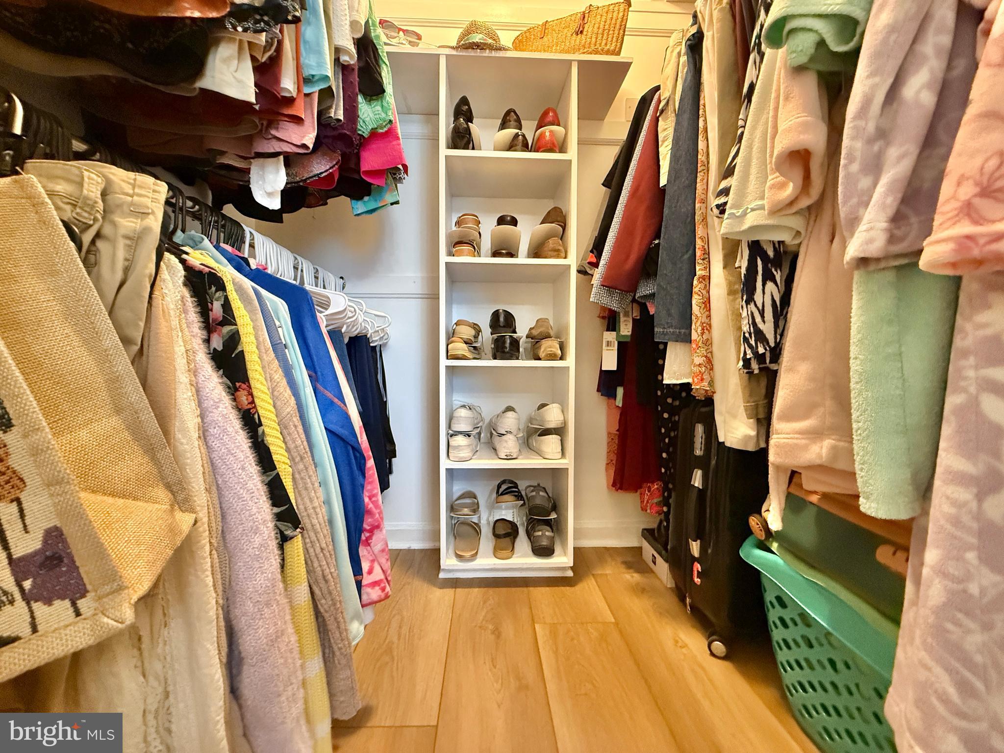 MEADOWBROOK - Residential