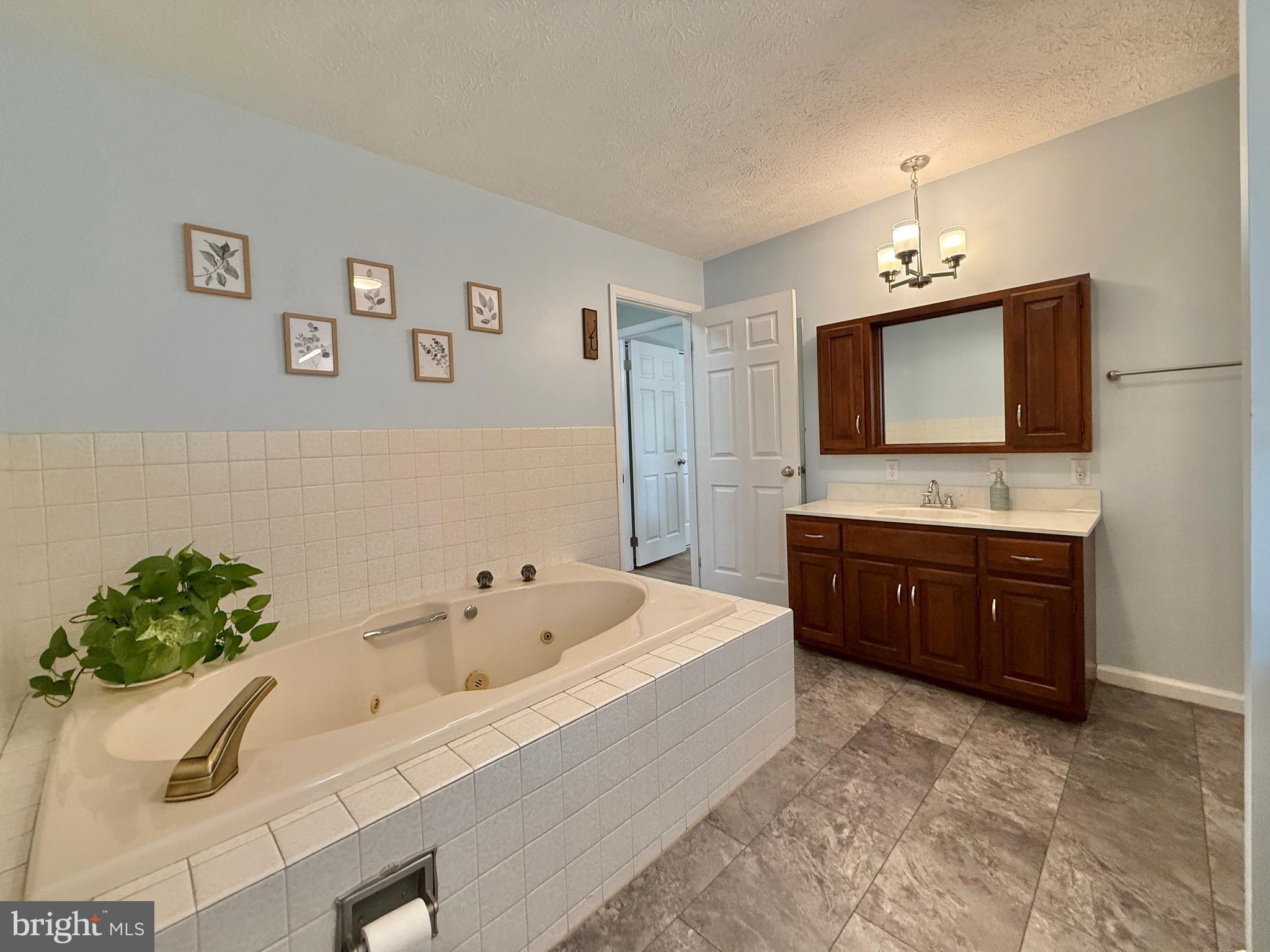 MEADOWBROOK - Residential