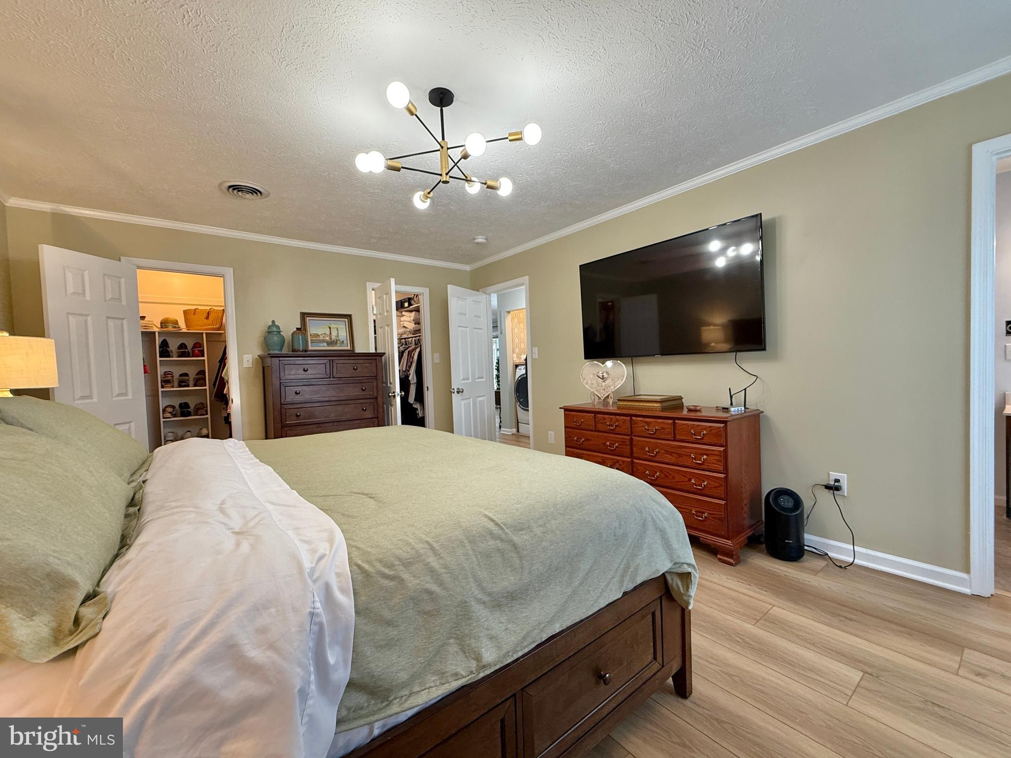 MEADOWBROOK - Residential