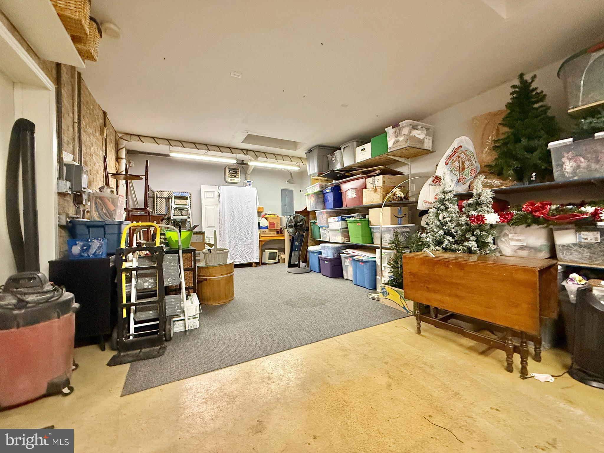 MEADOWBROOK - Residential