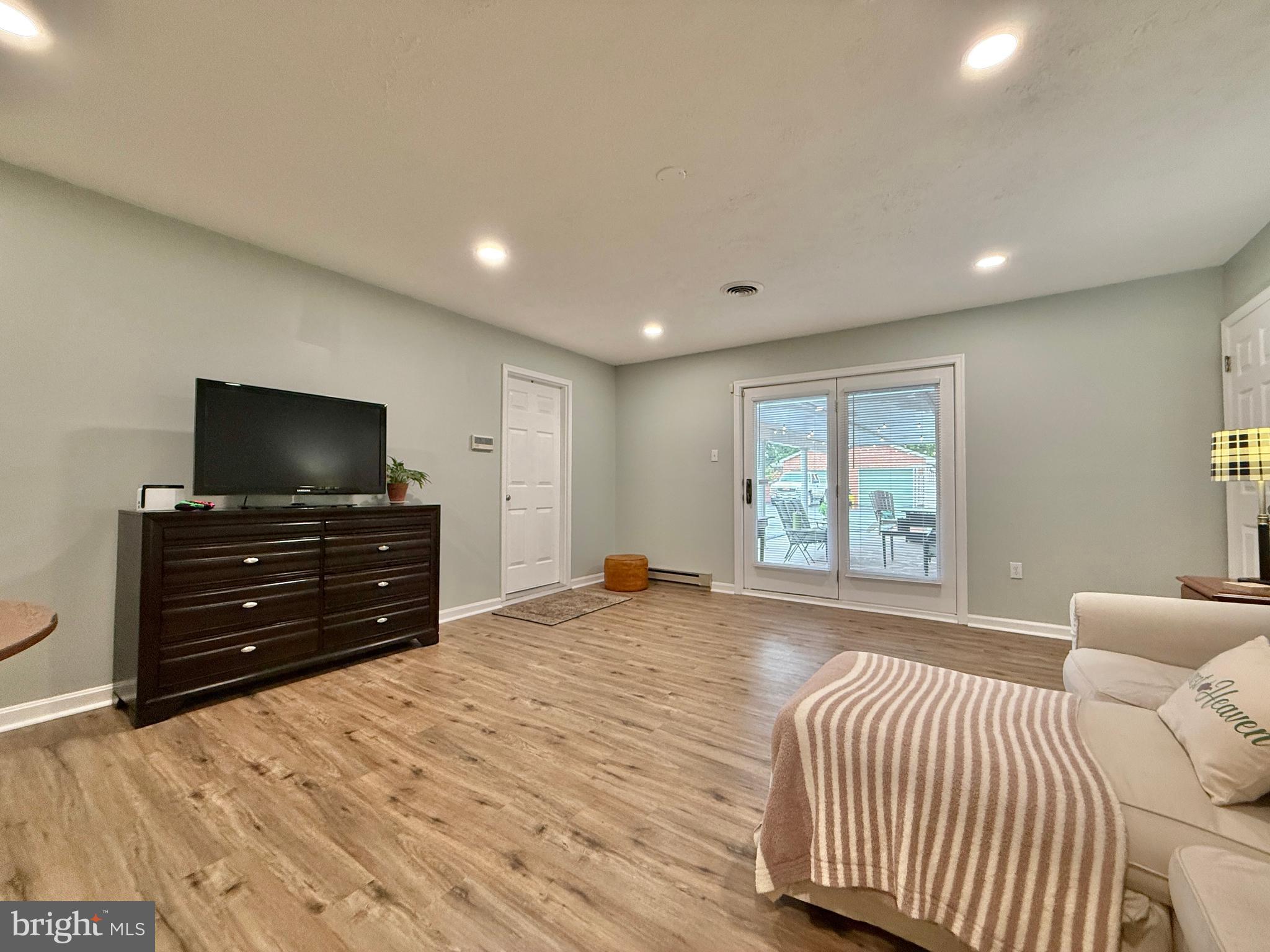 MEADOWBROOK - Residential