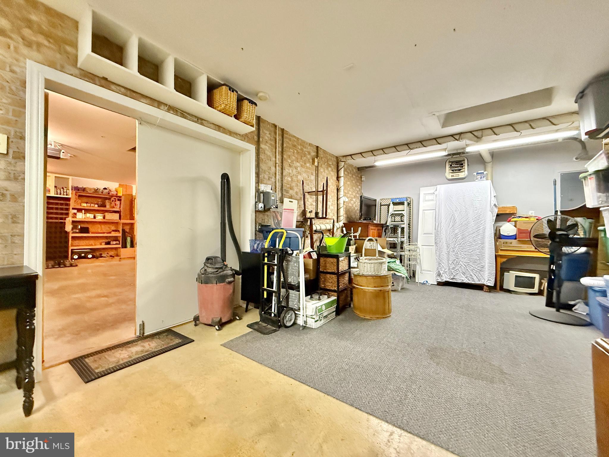 MEADOWBROOK - Residential