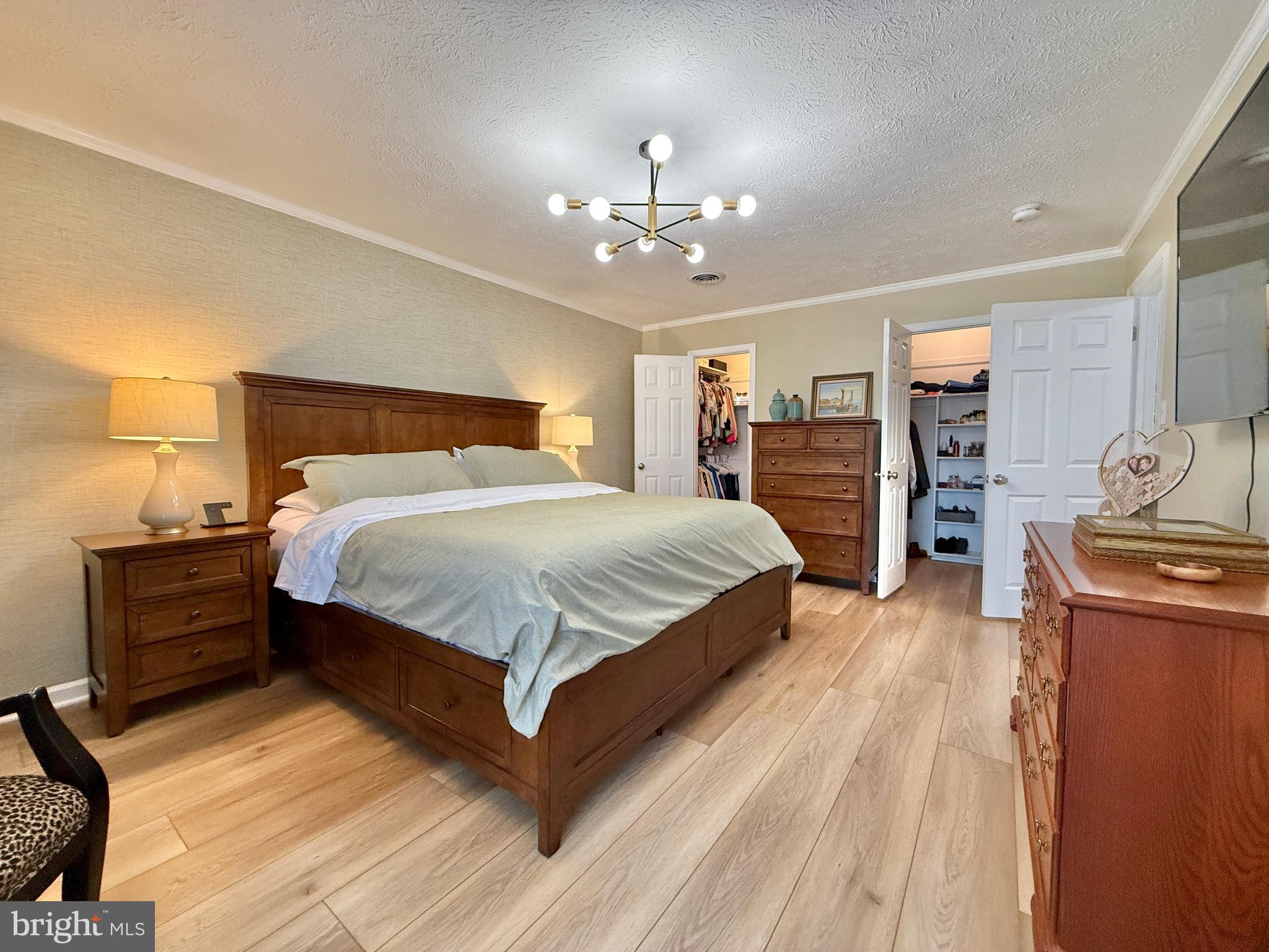 MEADOWBROOK - Residential