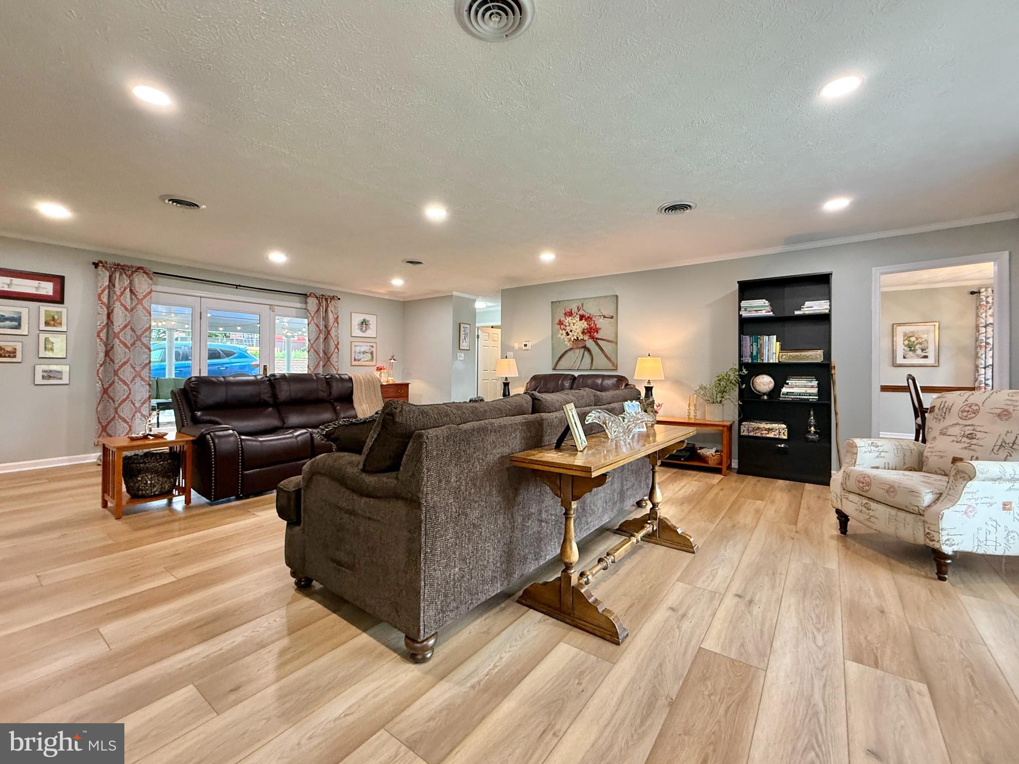 MEADOWBROOK - Residential