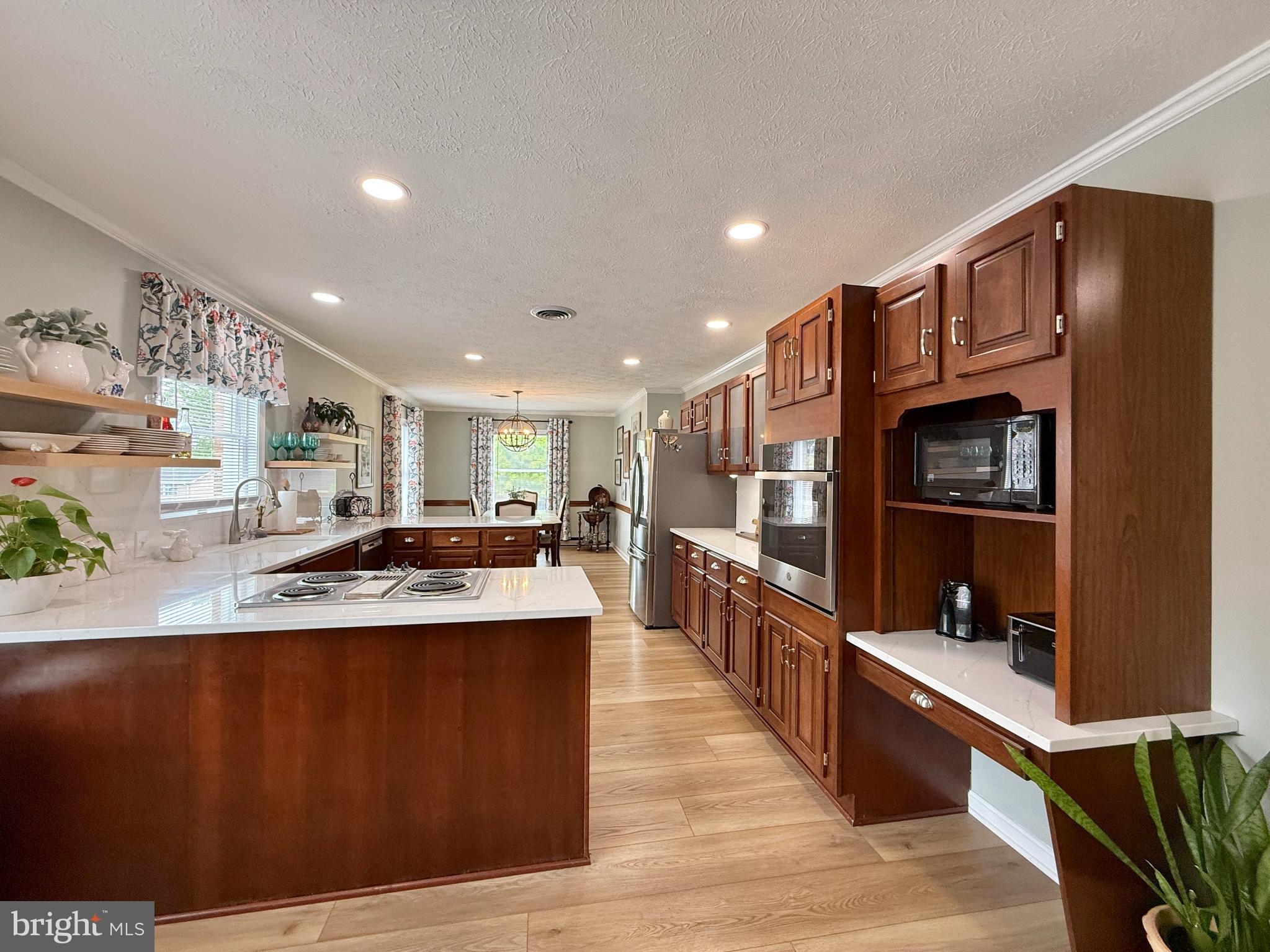 MEADOWBROOK - Residential