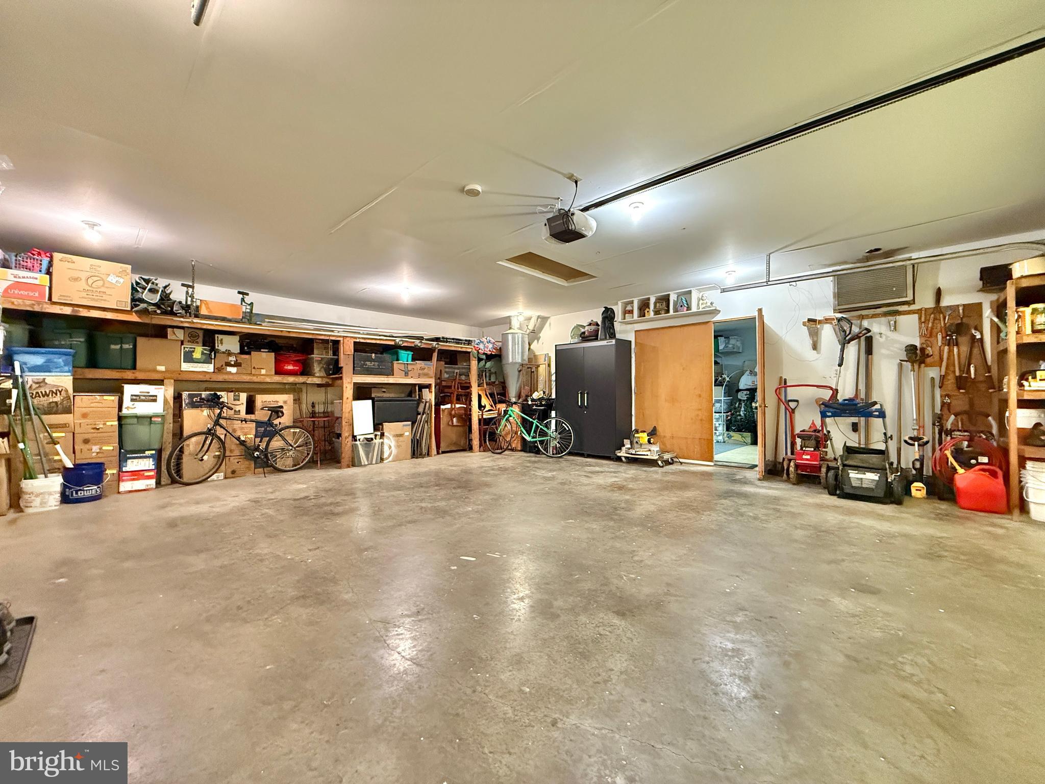 MEADOWBROOK - Residential