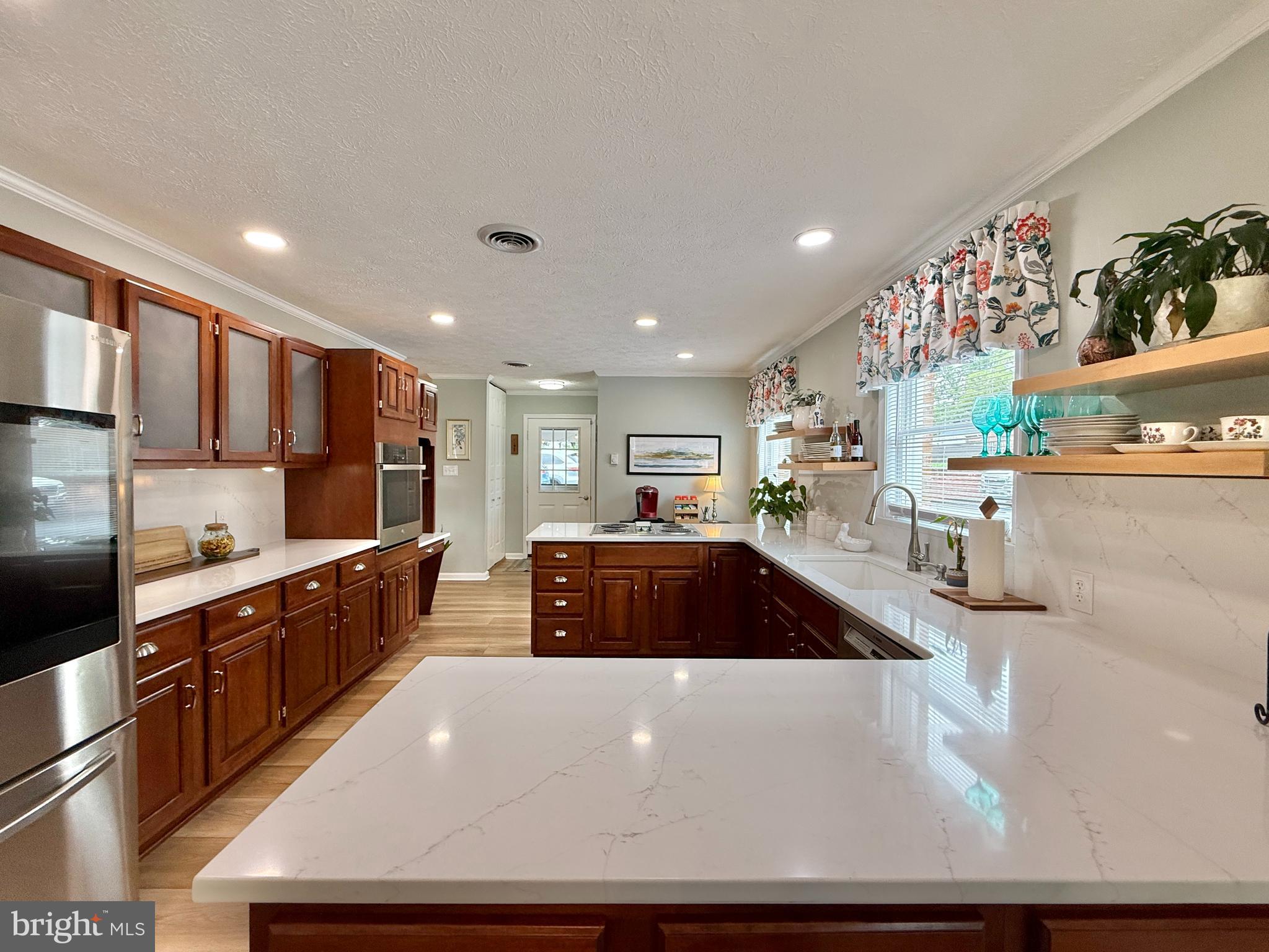 MEADOWBROOK - Residential