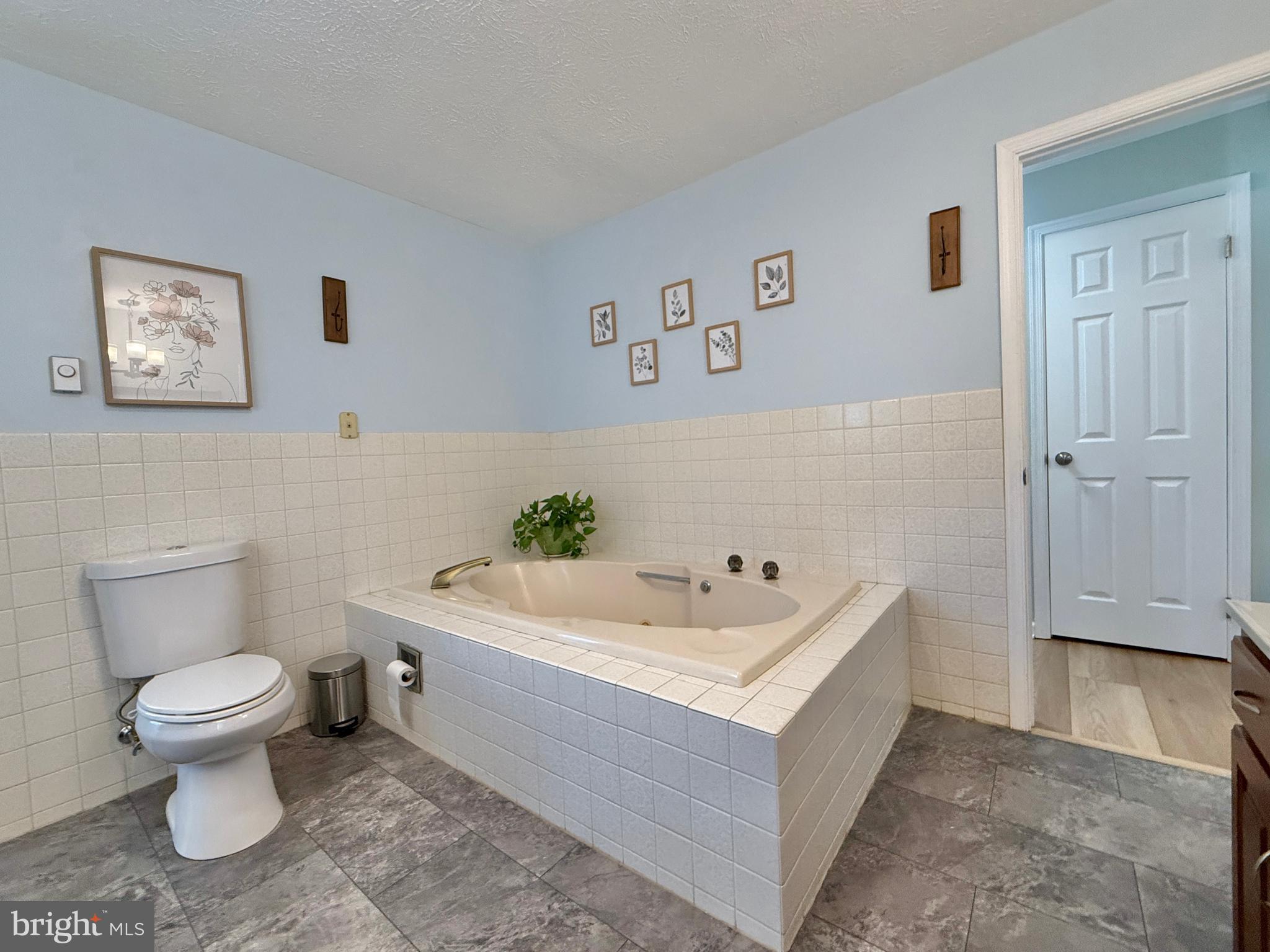 MEADOWBROOK - Residential