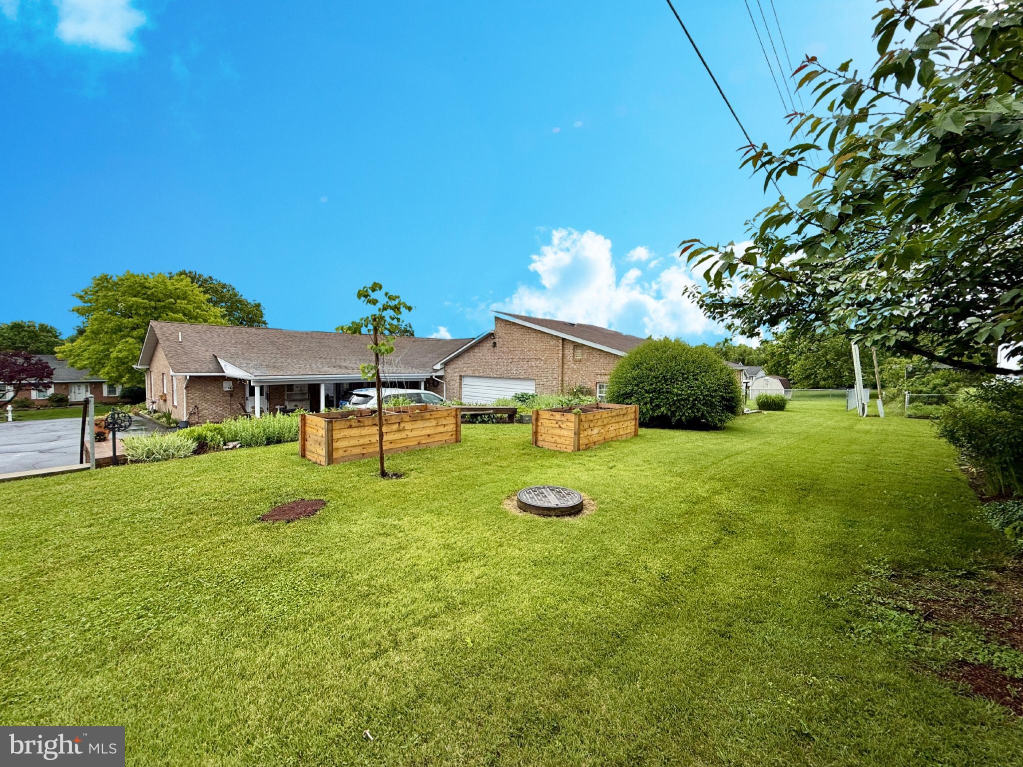 MEADOWBROOK - Residential