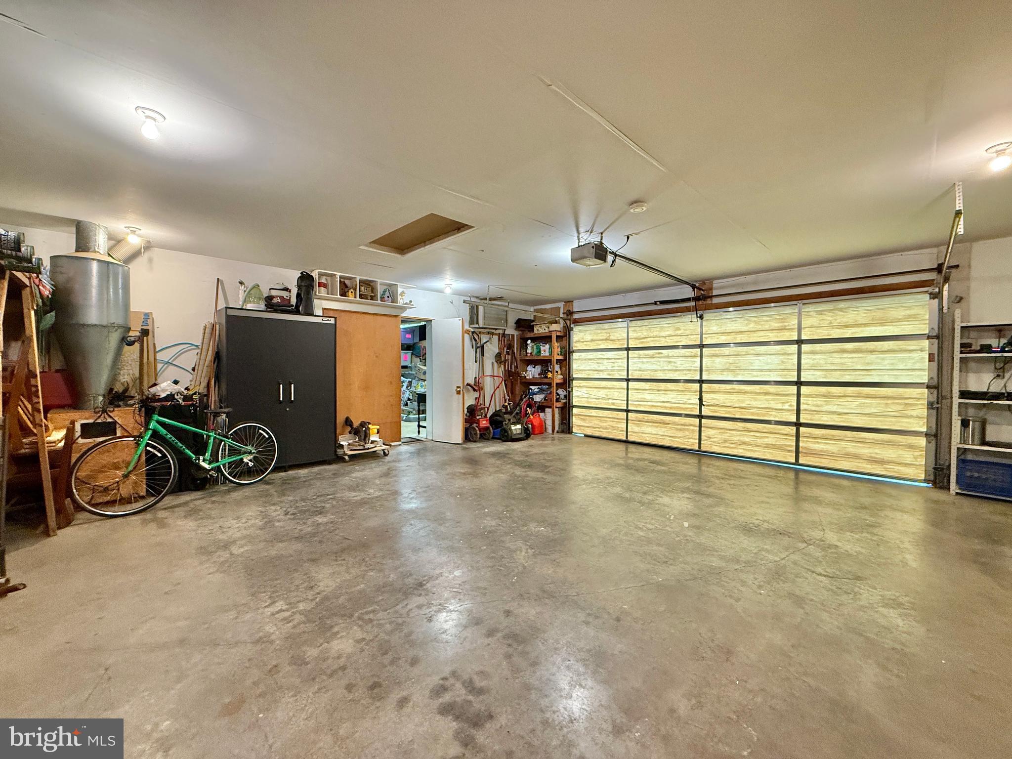 MEADOWBROOK - Residential