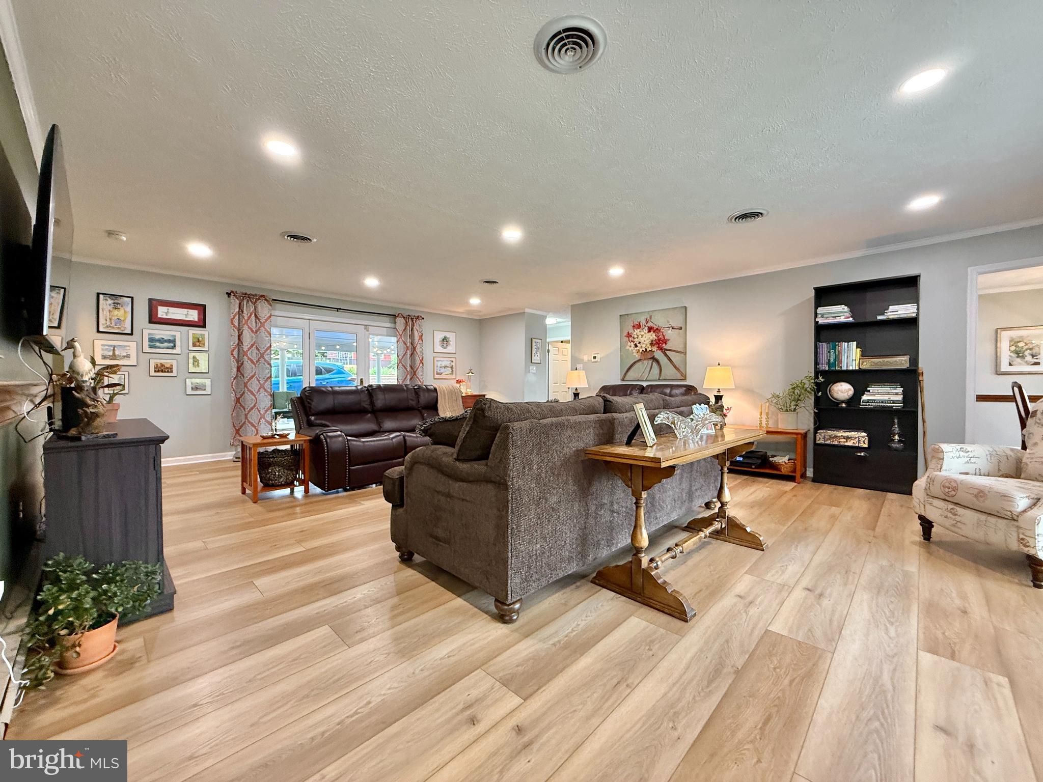 MEADOWBROOK - Residential