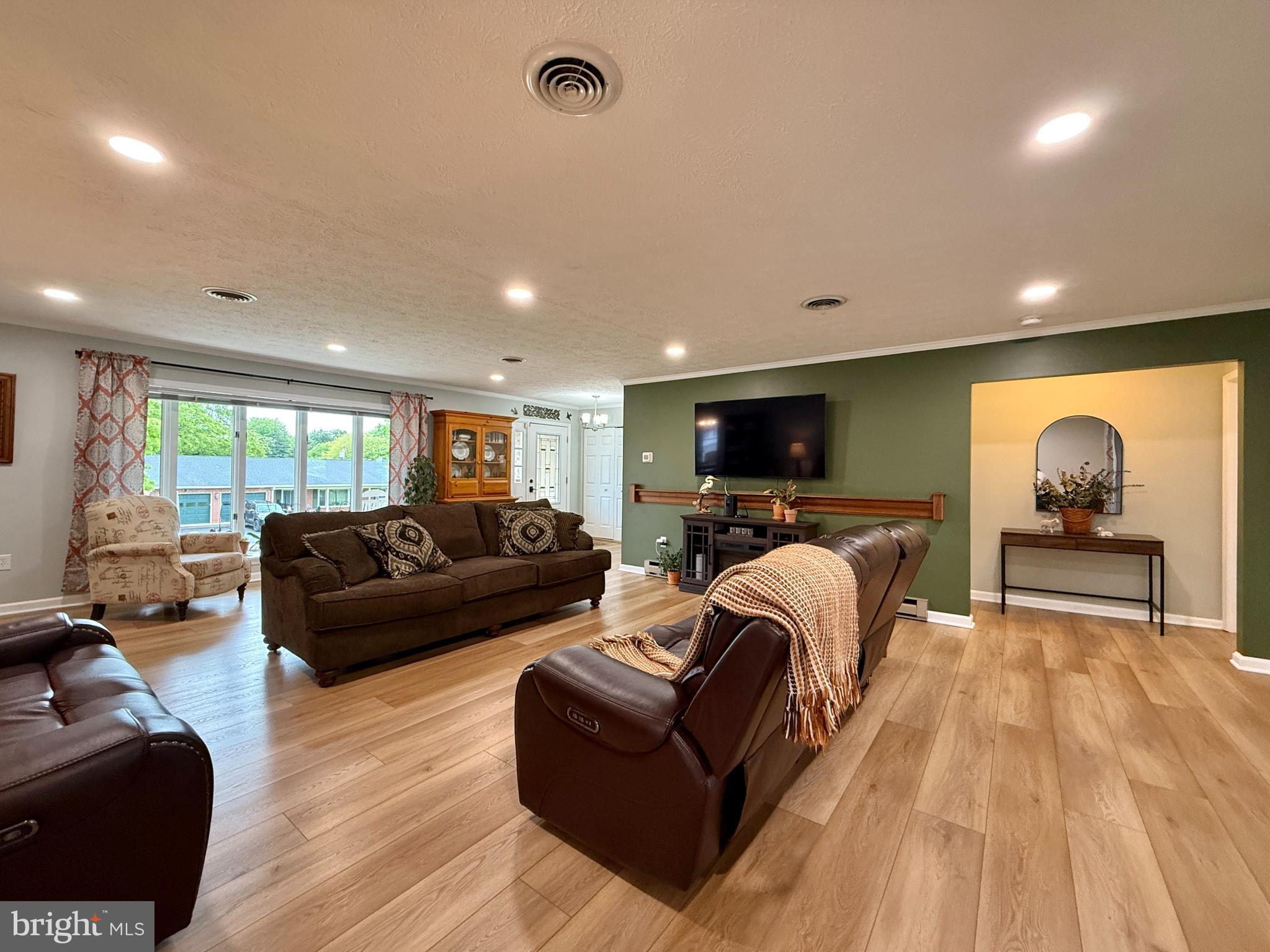 MEADOWBROOK - Residential