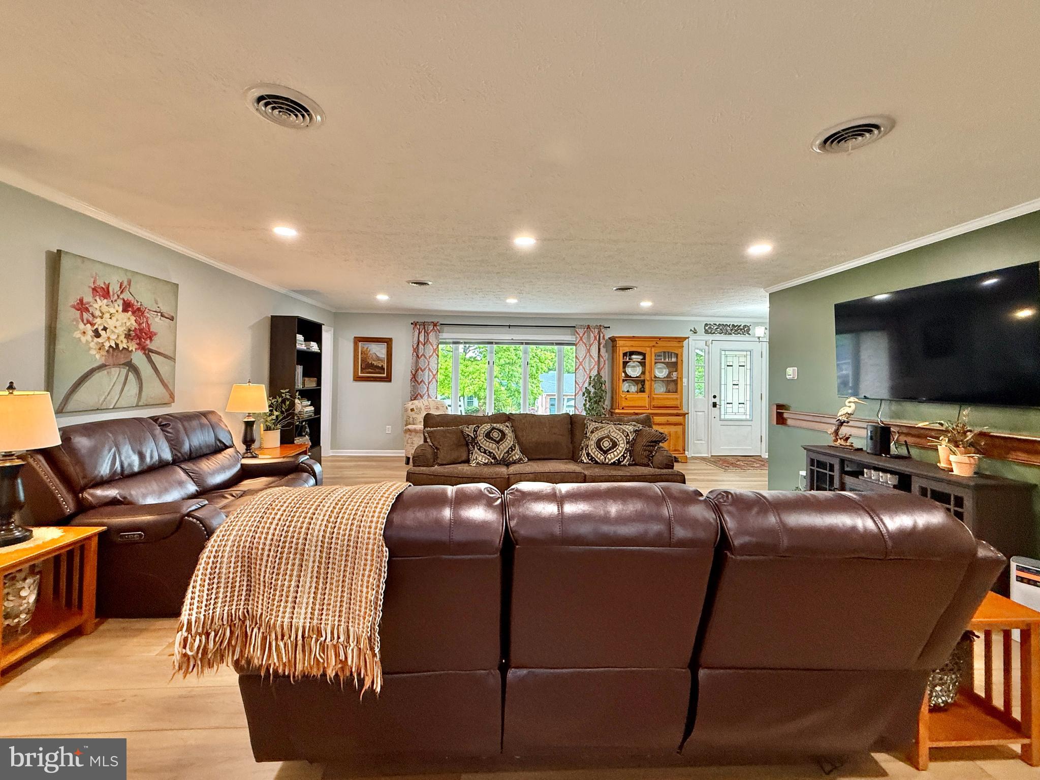 MEADOWBROOK - Residential