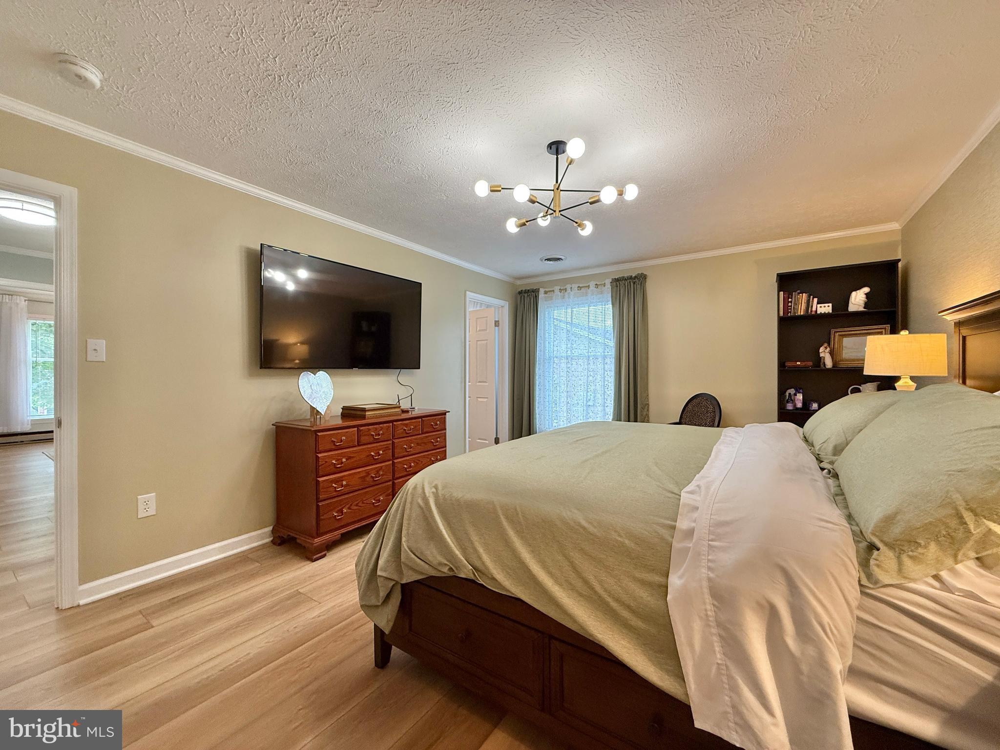 MEADOWBROOK - Residential