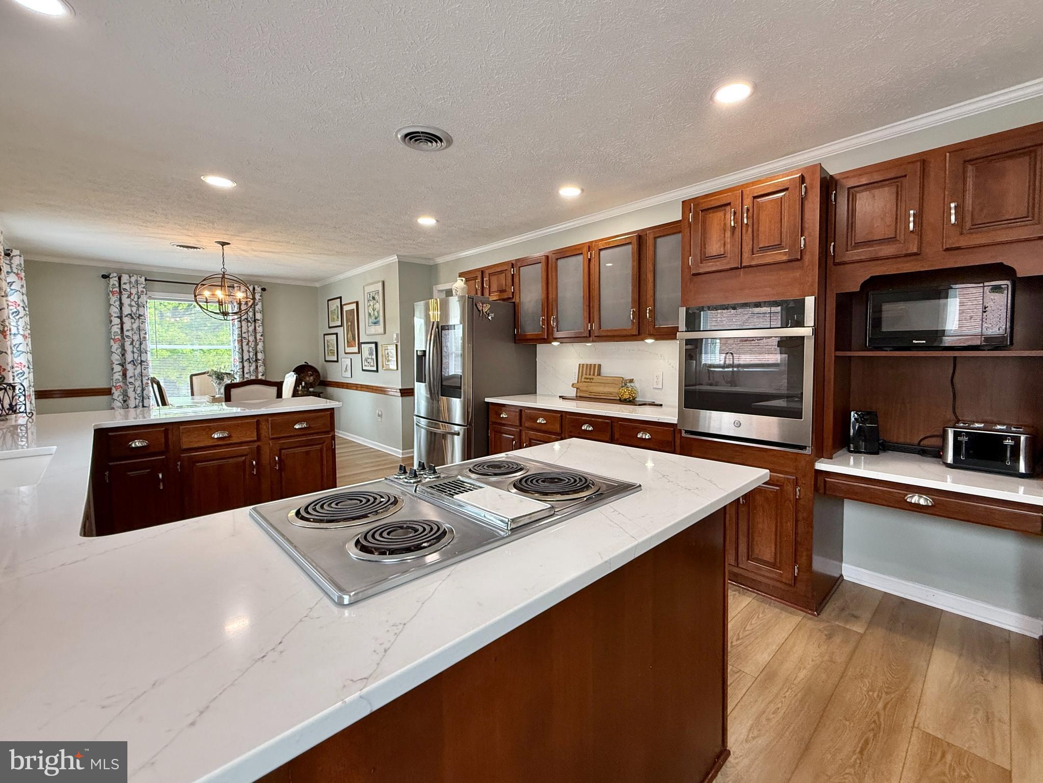 MEADOWBROOK - Residential