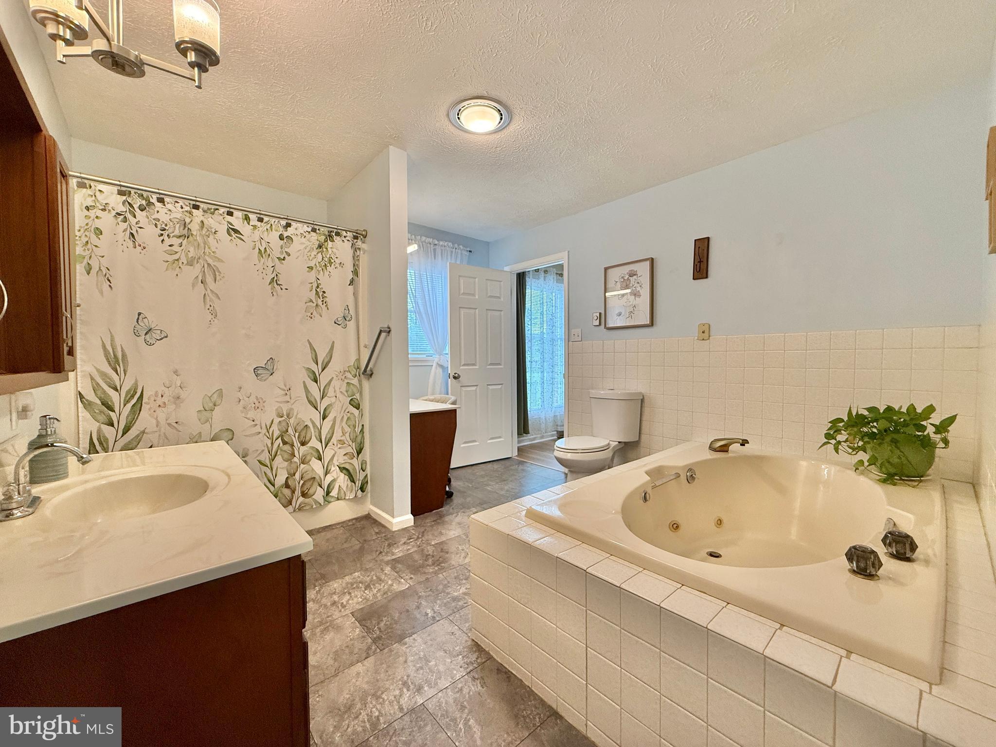 MEADOWBROOK - Residential