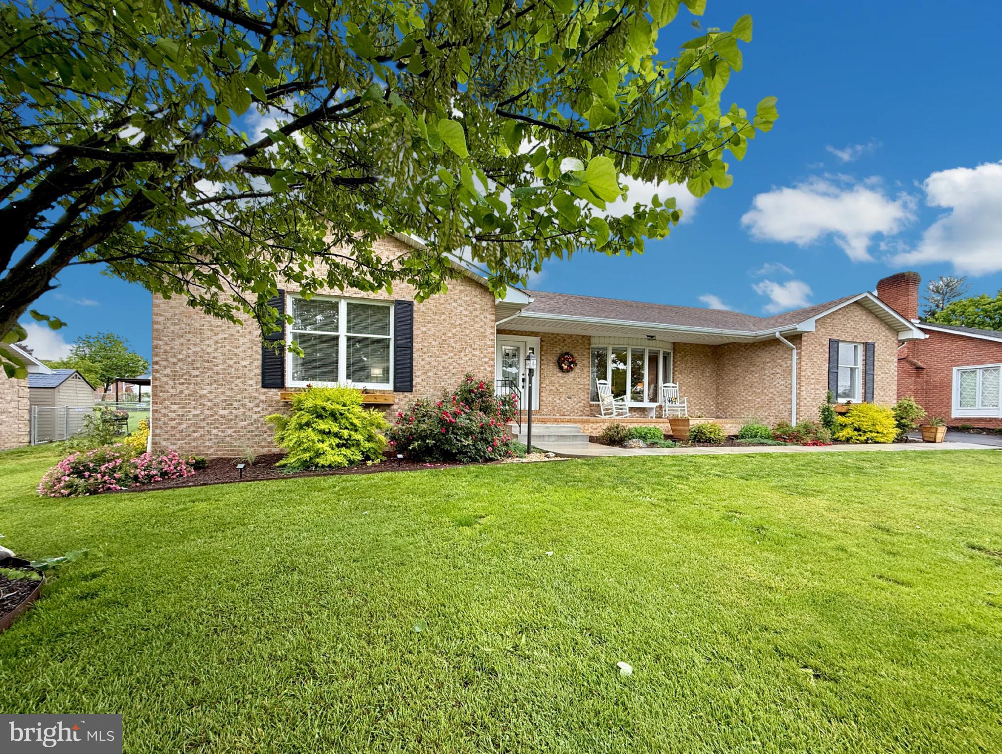 MEADOWBROOK - Residential