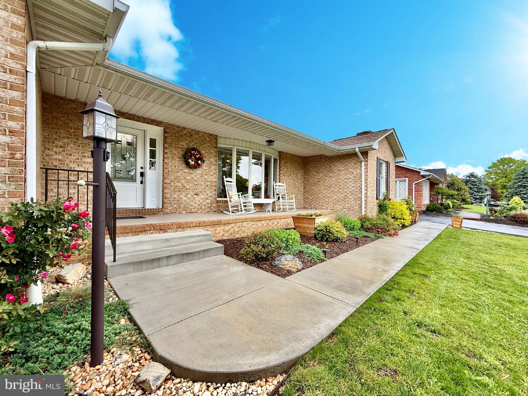 MEADOWBROOK - Residential