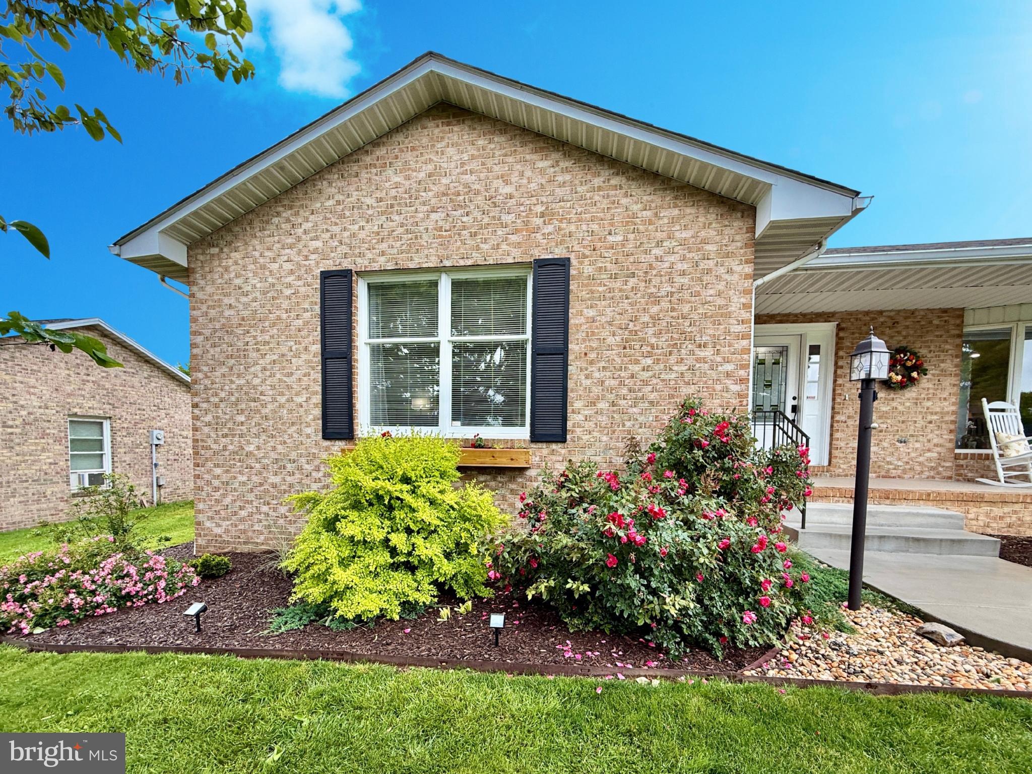 MEADOWBROOK - Residential